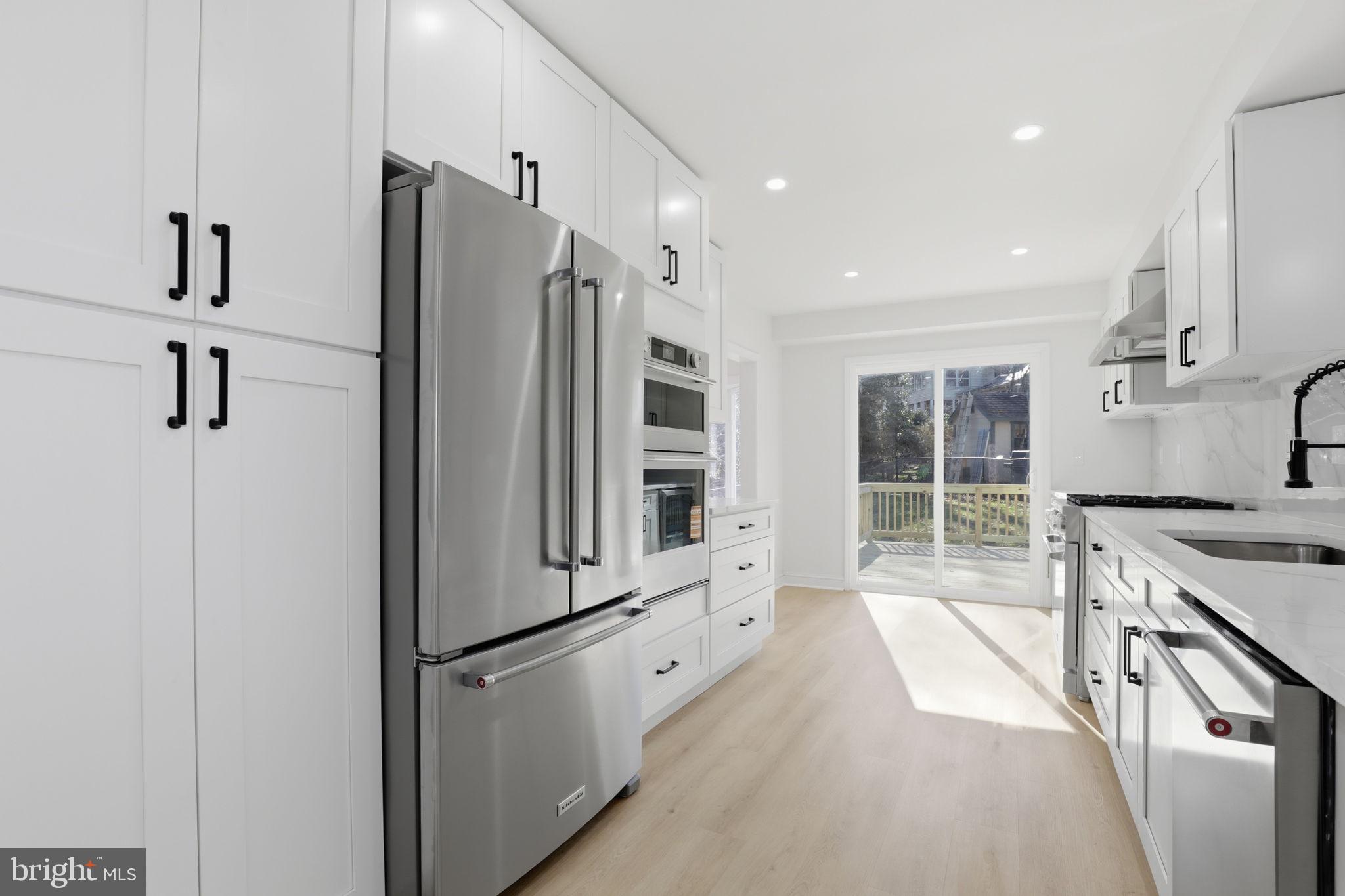 SEVEN OAKS - Residential