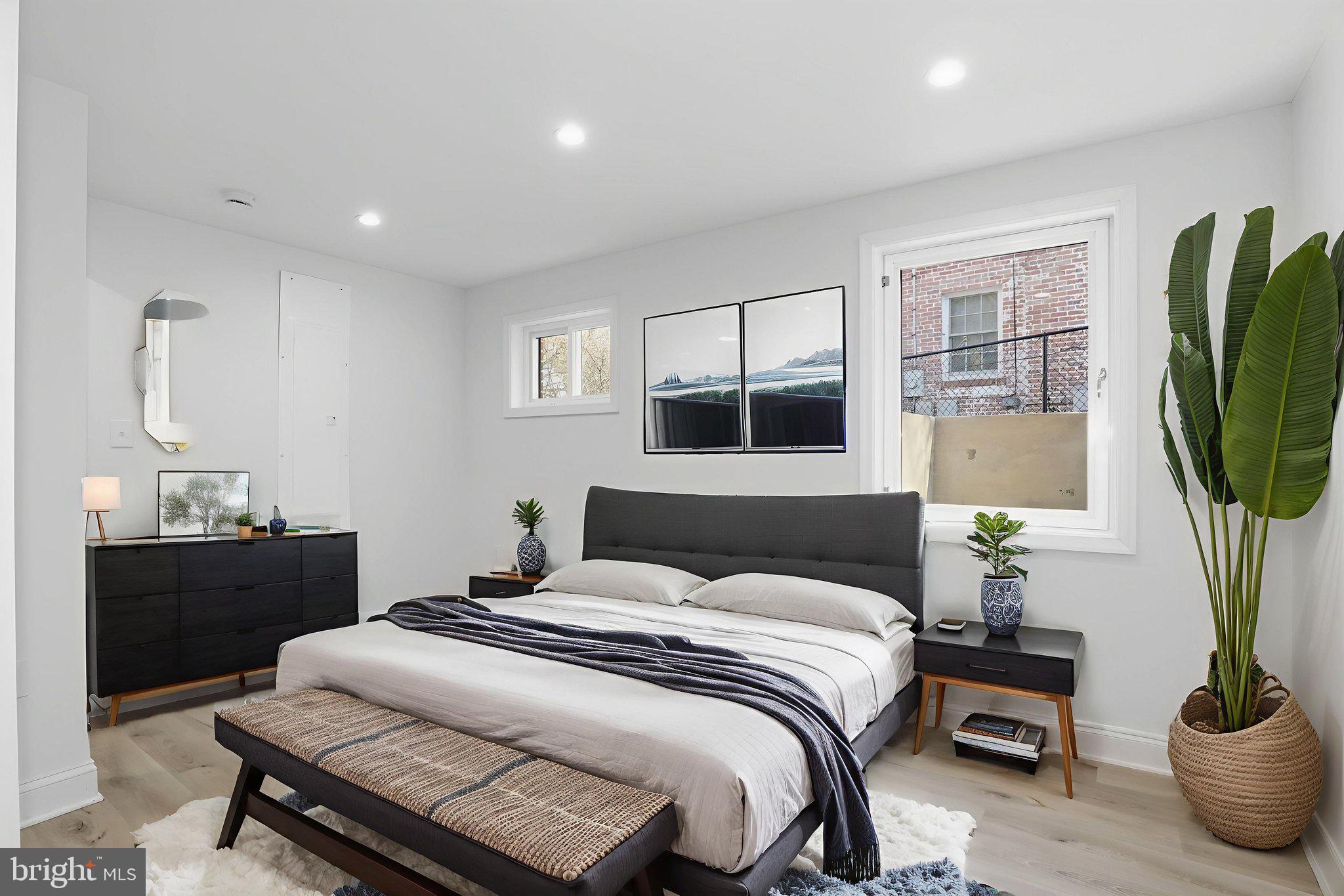 SEVEN OAKS - Residential