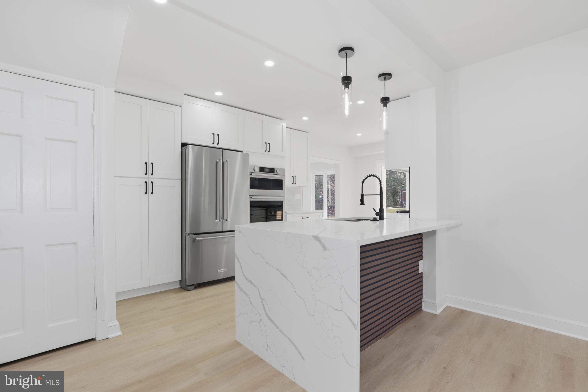 SEVEN OAKS - Residential