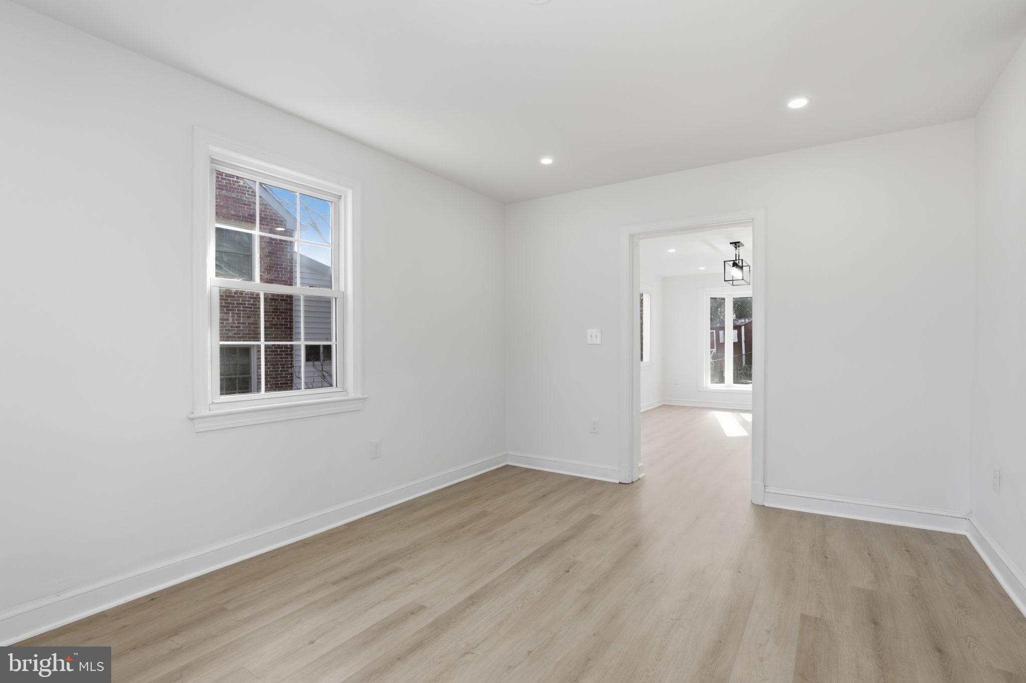 SEVEN OAKS - Residential