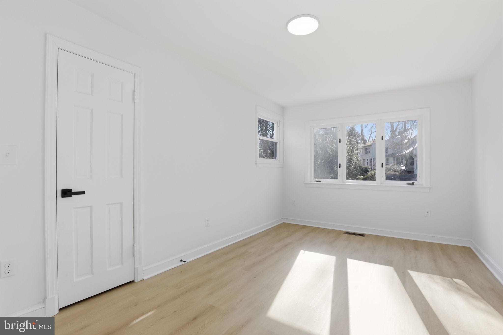 SEVEN OAKS - Residential