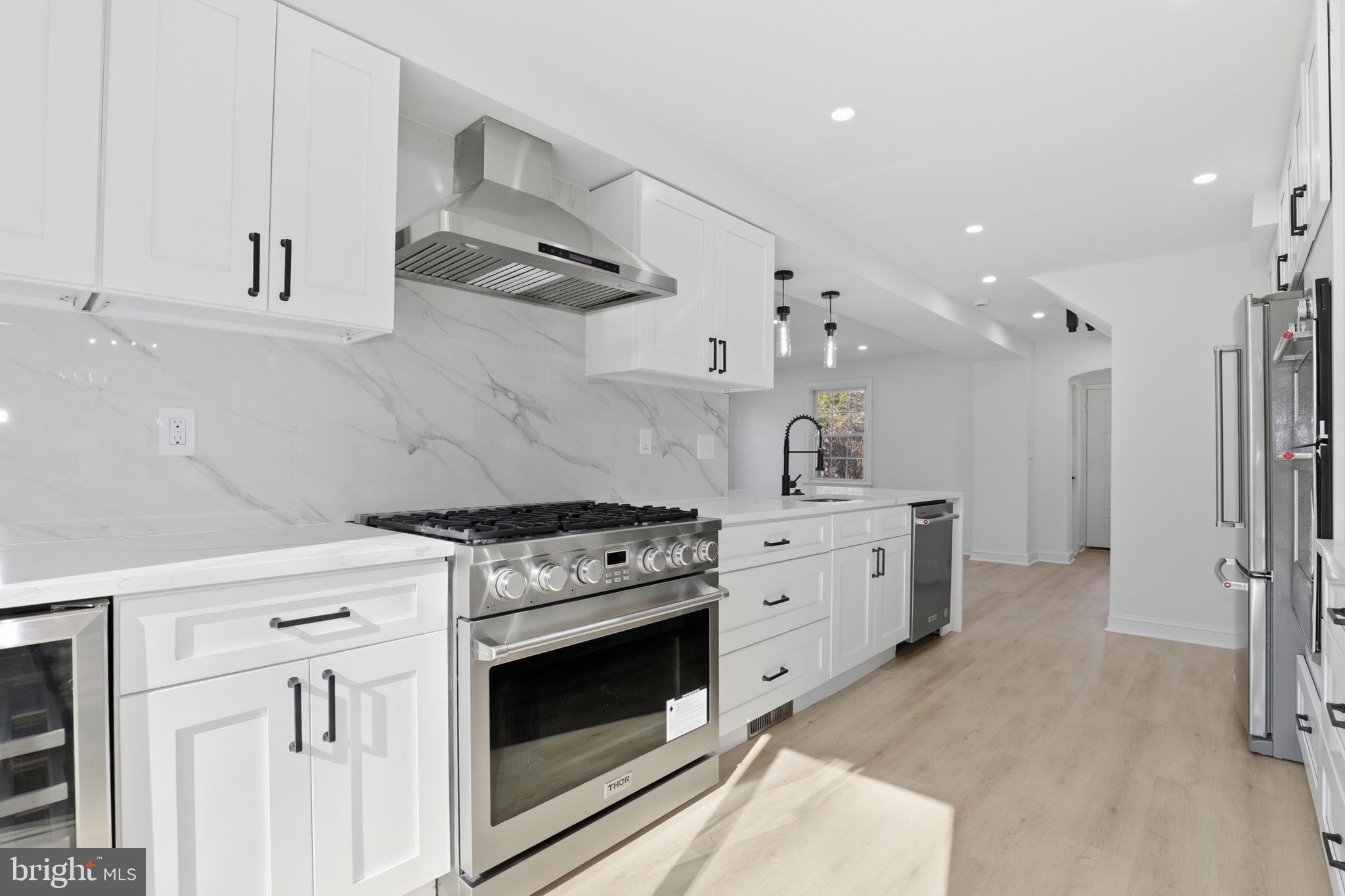 SEVEN OAKS - Residential