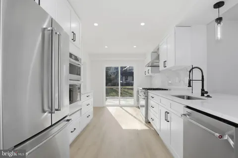 MLS: MDMC2226802