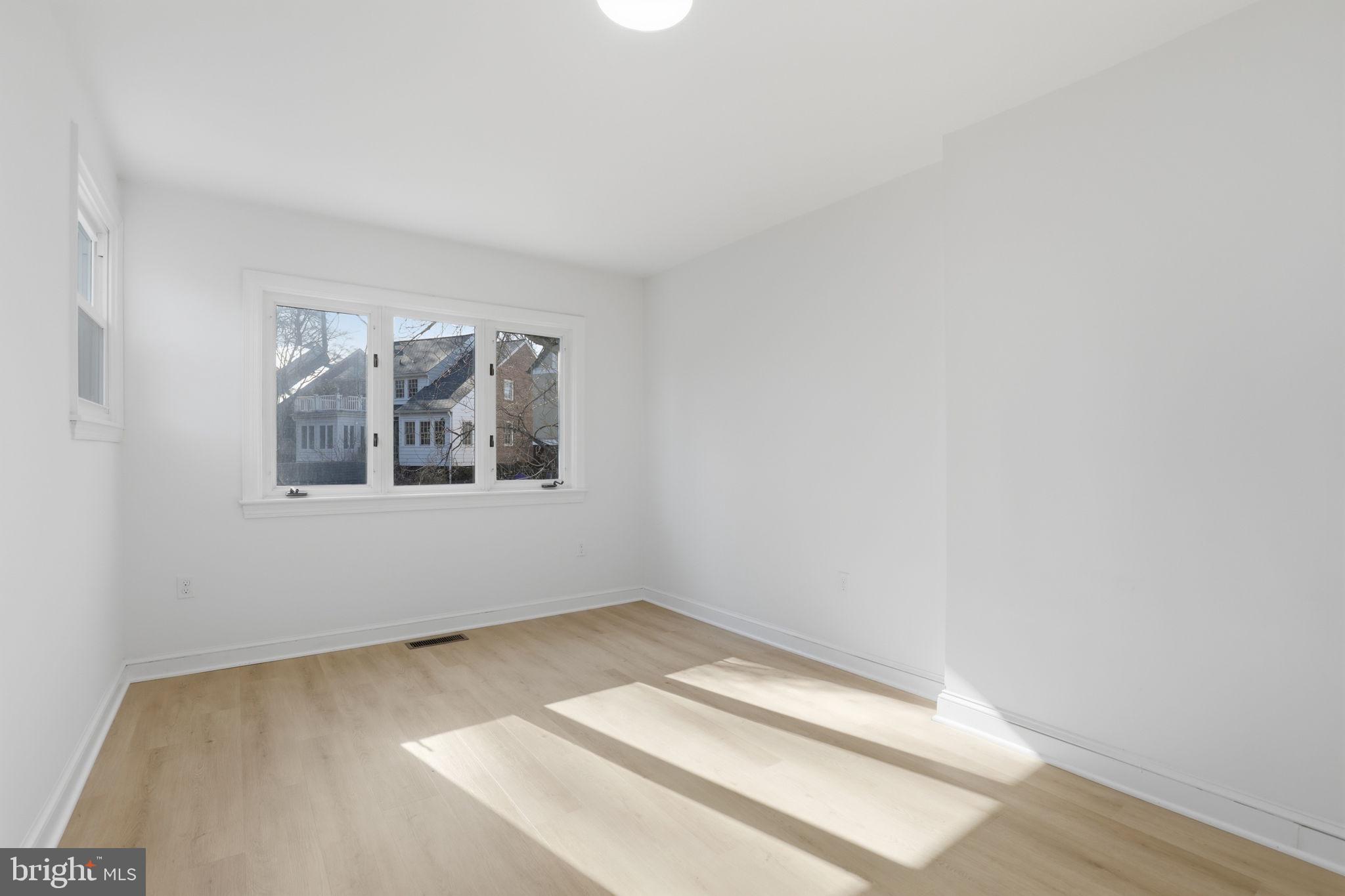 SEVEN OAKS - Residential