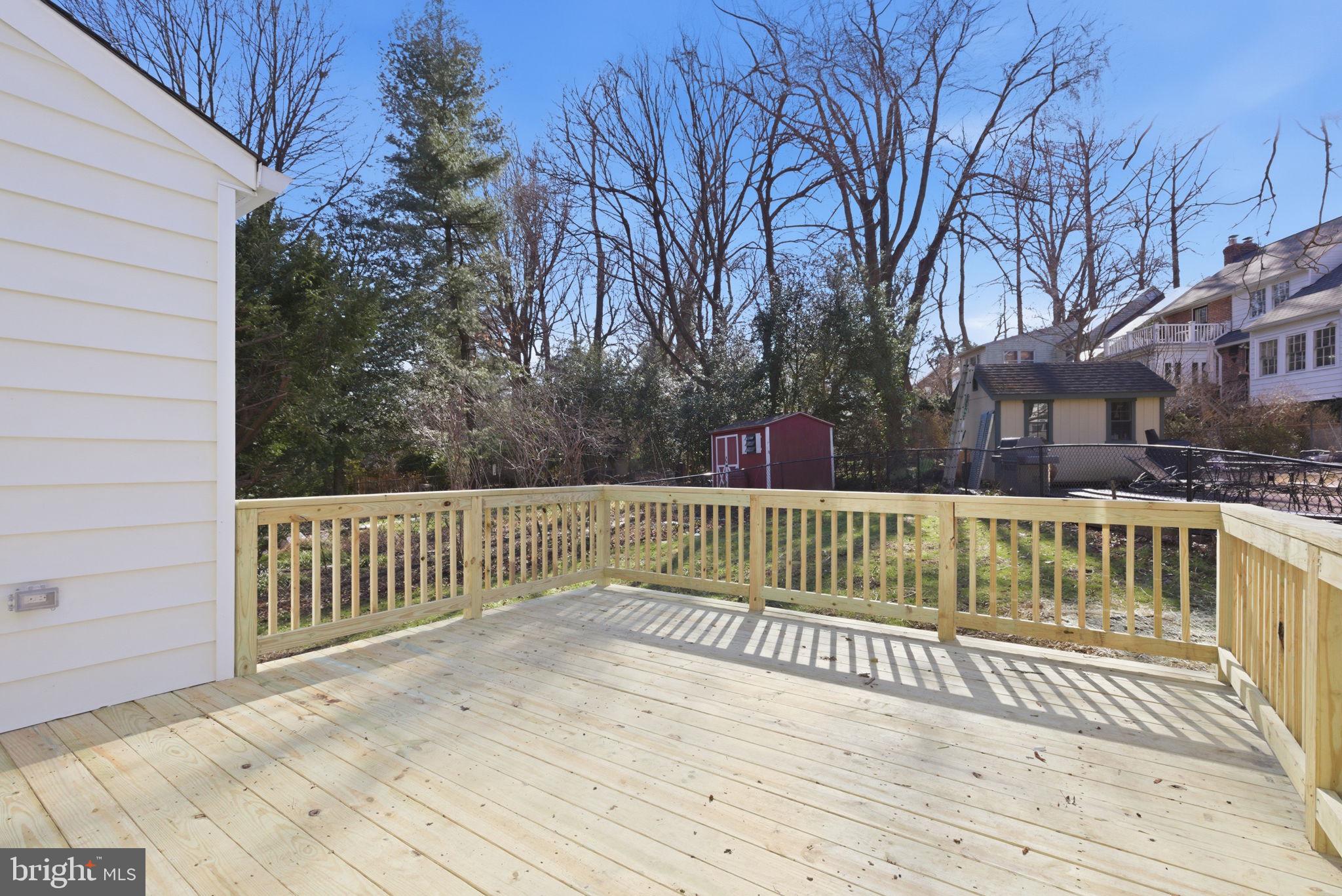 SEVEN OAKS - Residential