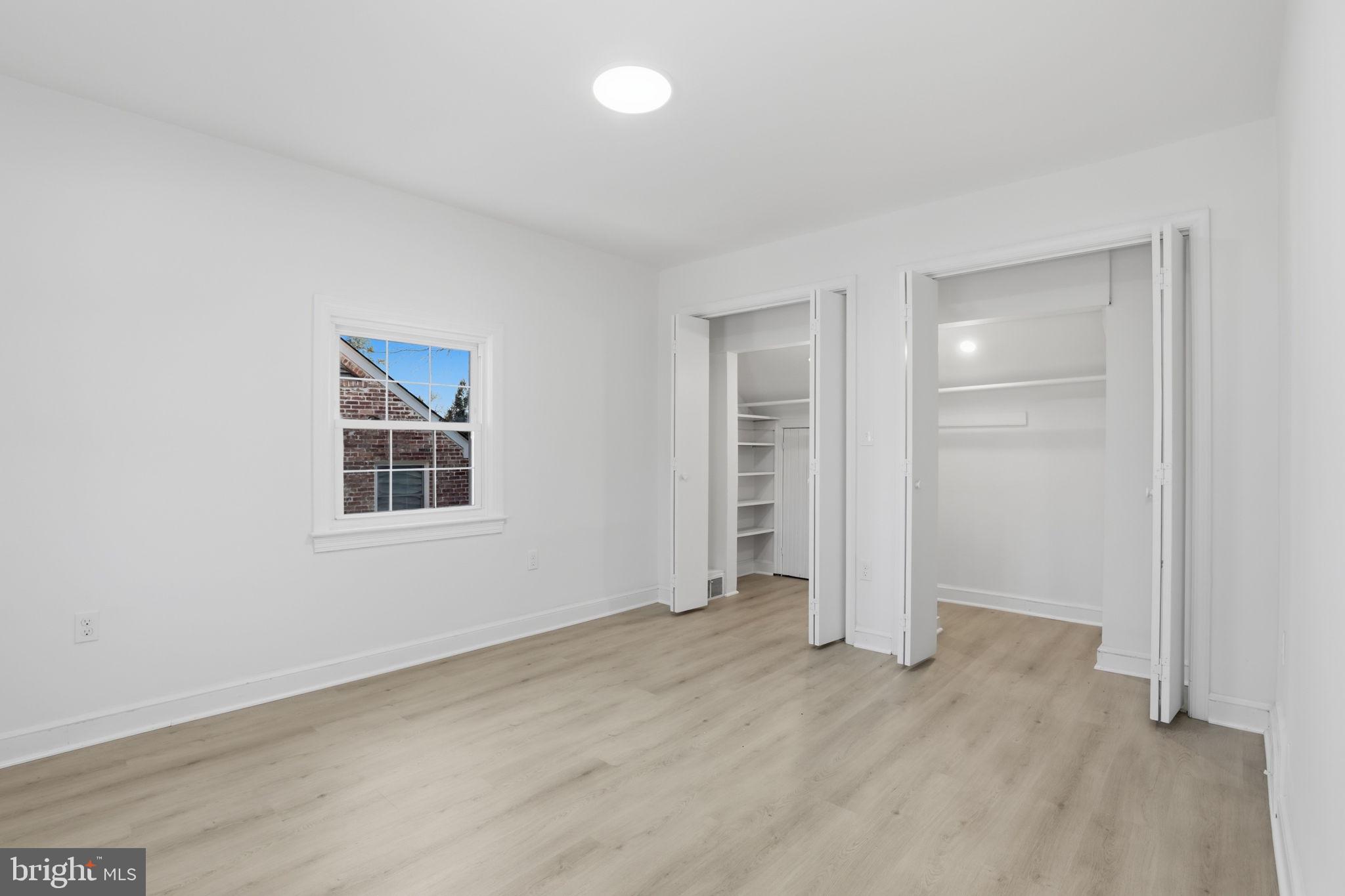 SEVEN OAKS - Residential