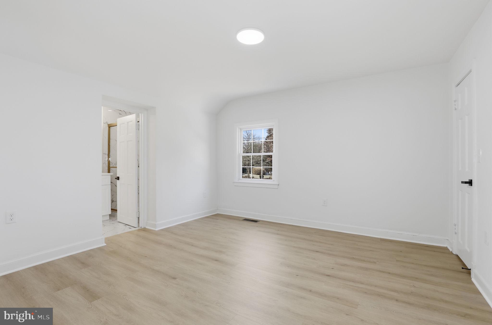 SEVEN OAKS - Residential