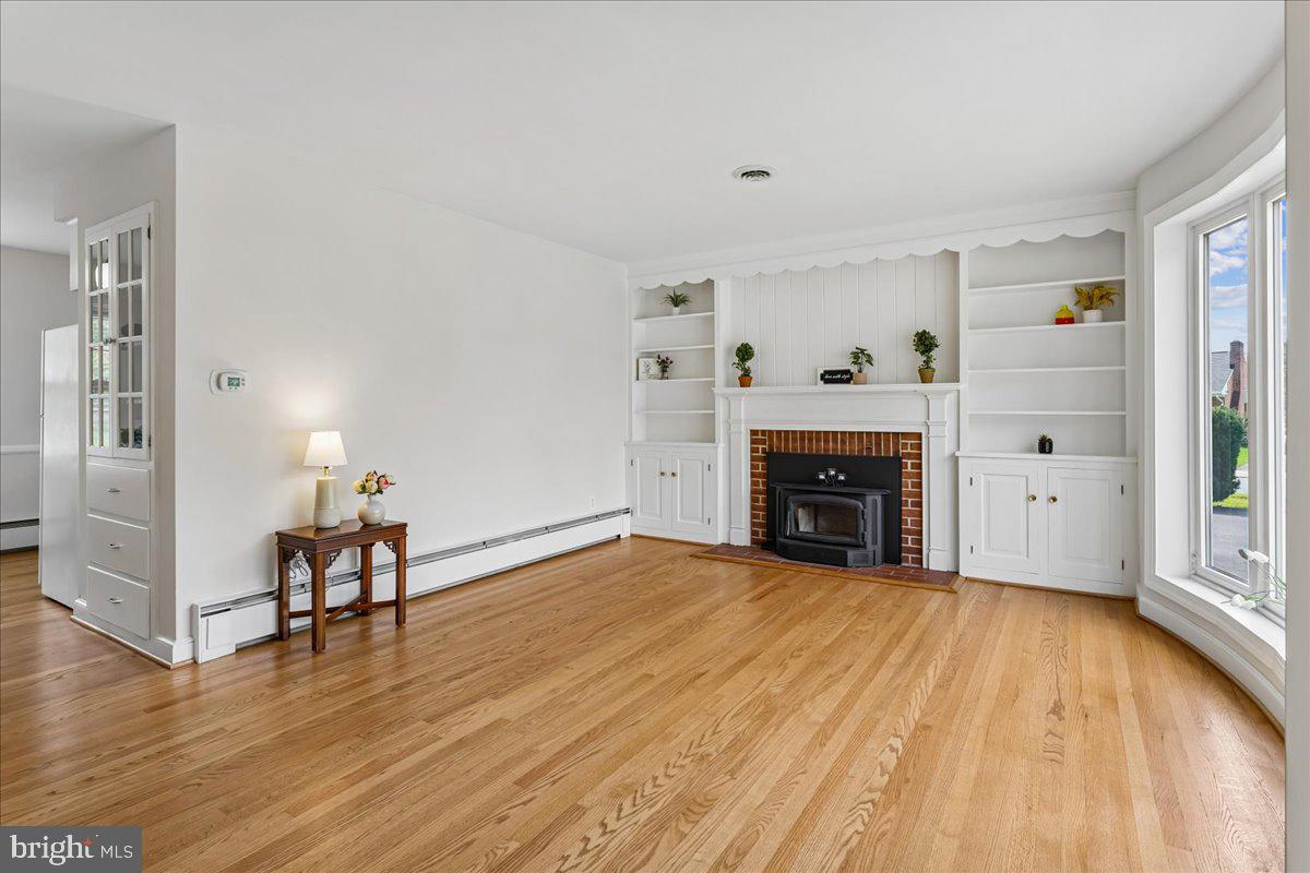 1020 VIEW ST