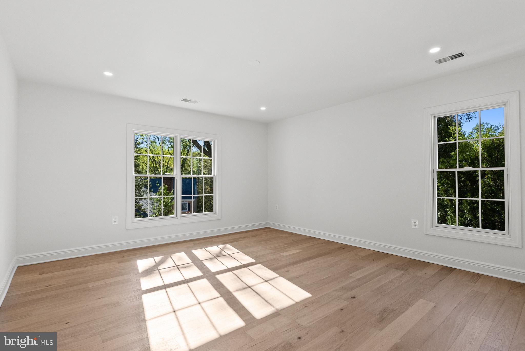 SPRING VALLEY - Residential