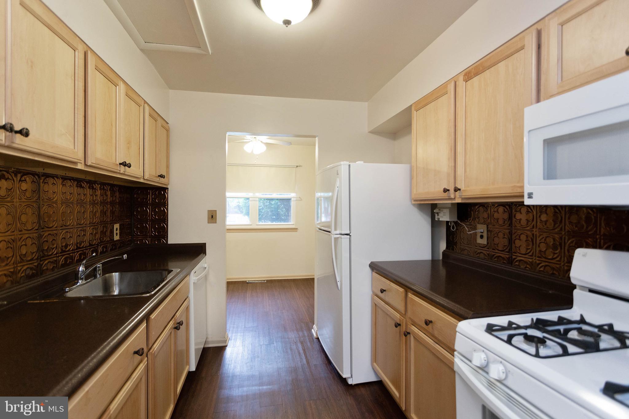 QUAIL MEADOWS TOWNHOUSES - Residential