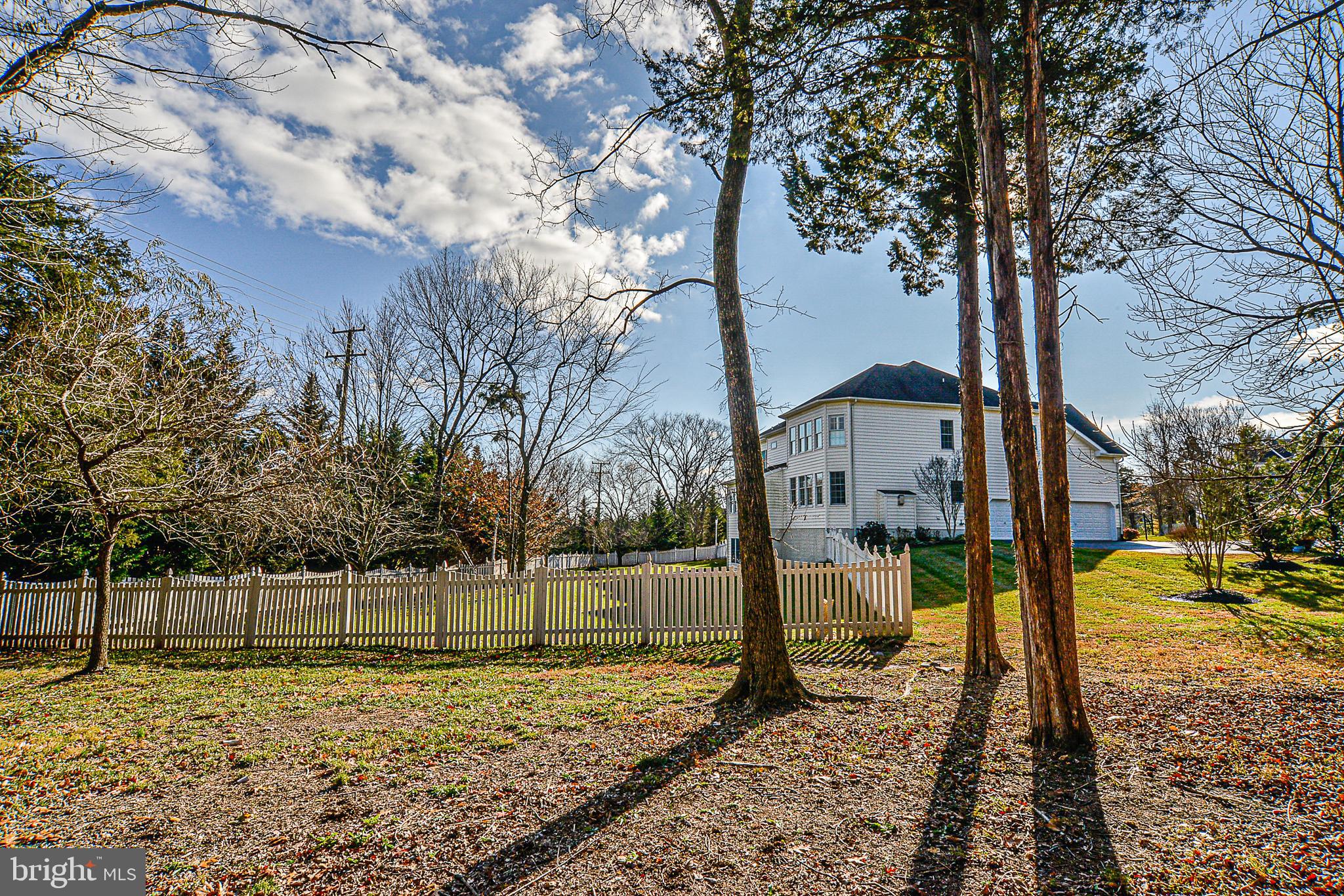 BELMONT COUNTRY CLUB - Residential