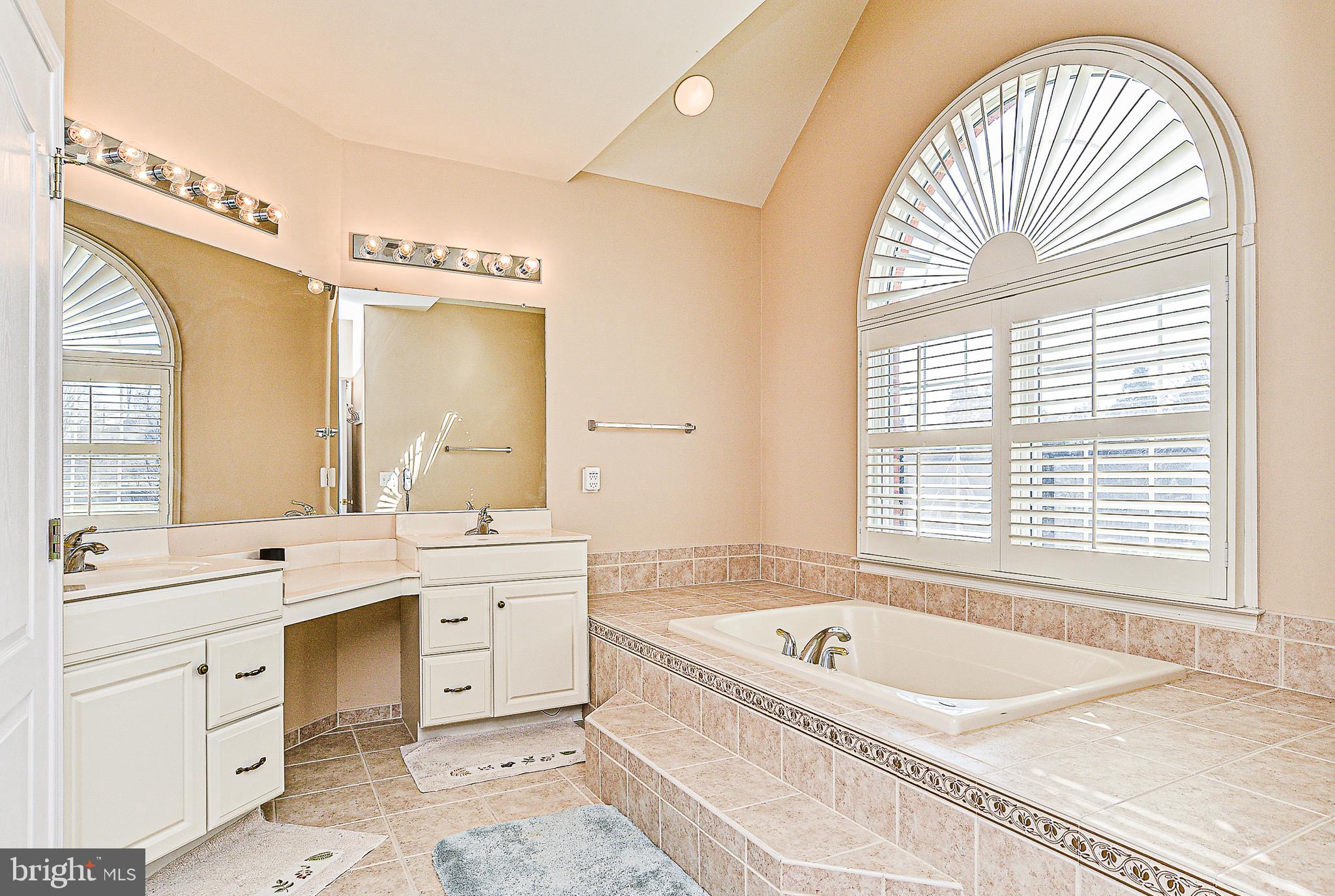 BELMONT COUNTRY CLUB - Residential