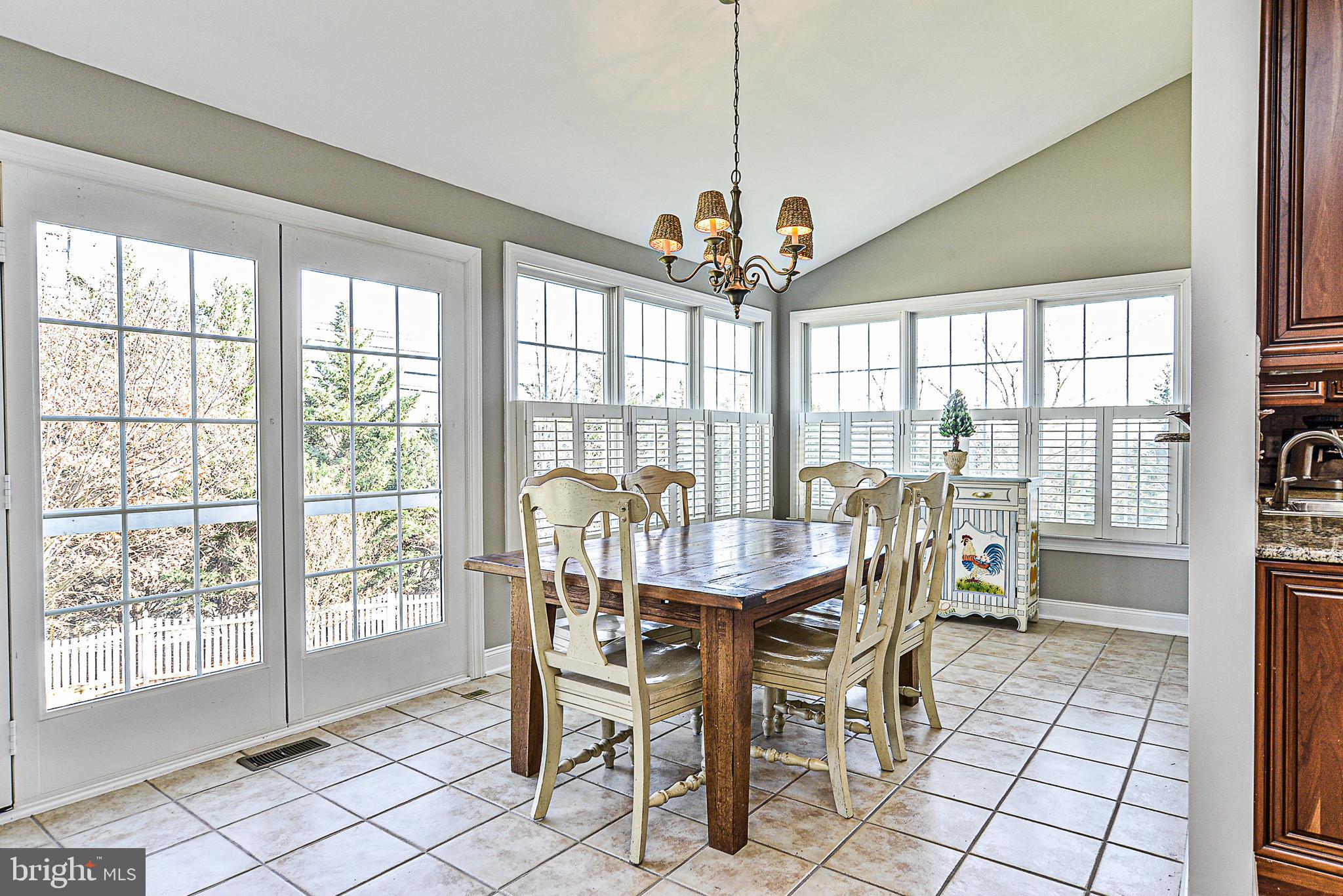 BELMONT COUNTRY CLUB - Residential