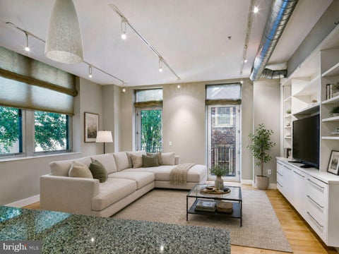 Condo For Sale - 1101 Locust Street #2I<br/> PHILADELPHIA, PA 19107