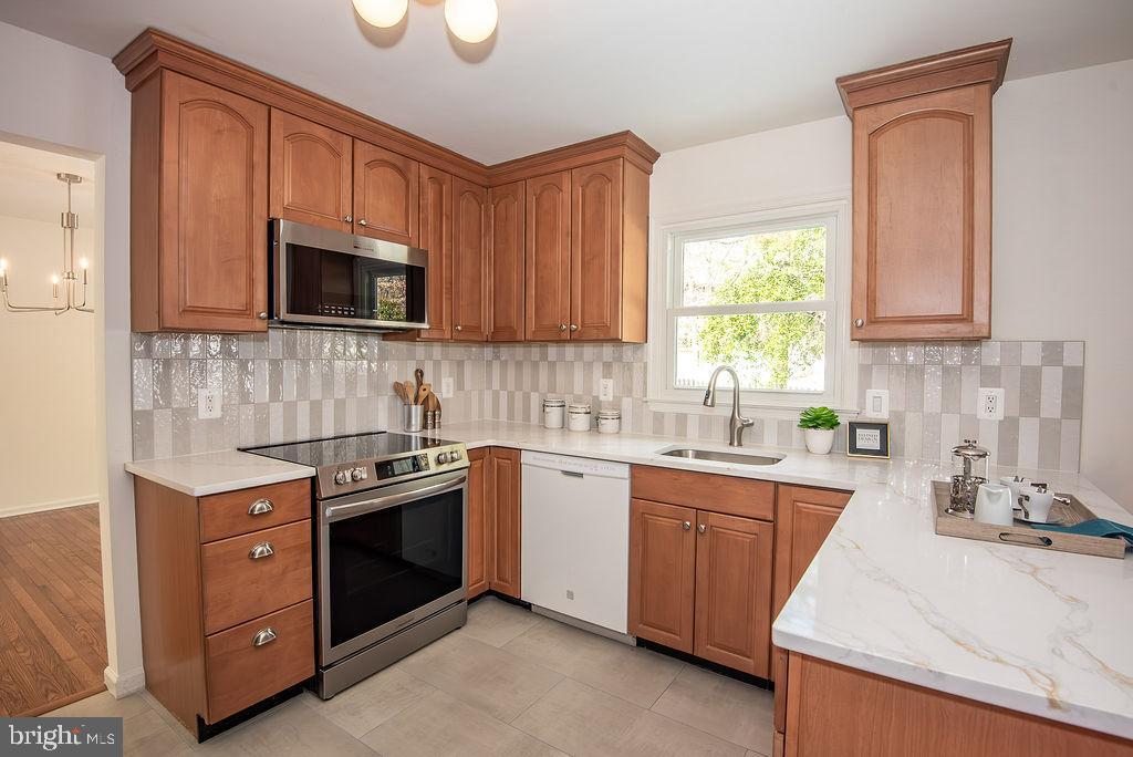 LAKEWOOD HILLS - Residential