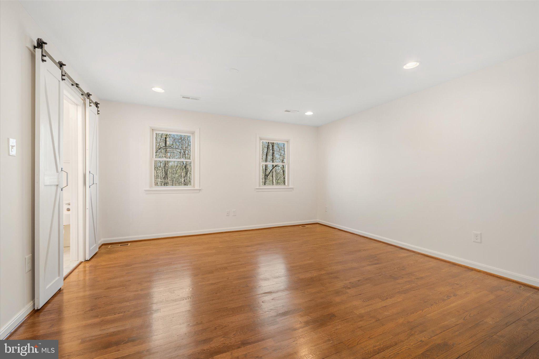 SHADOWALK - Residential