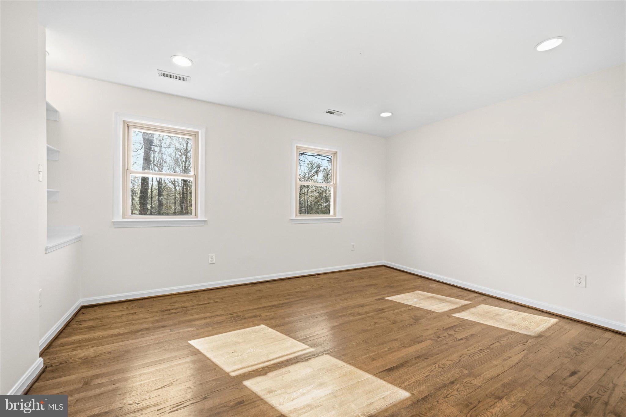 SHADOWALK - Residential