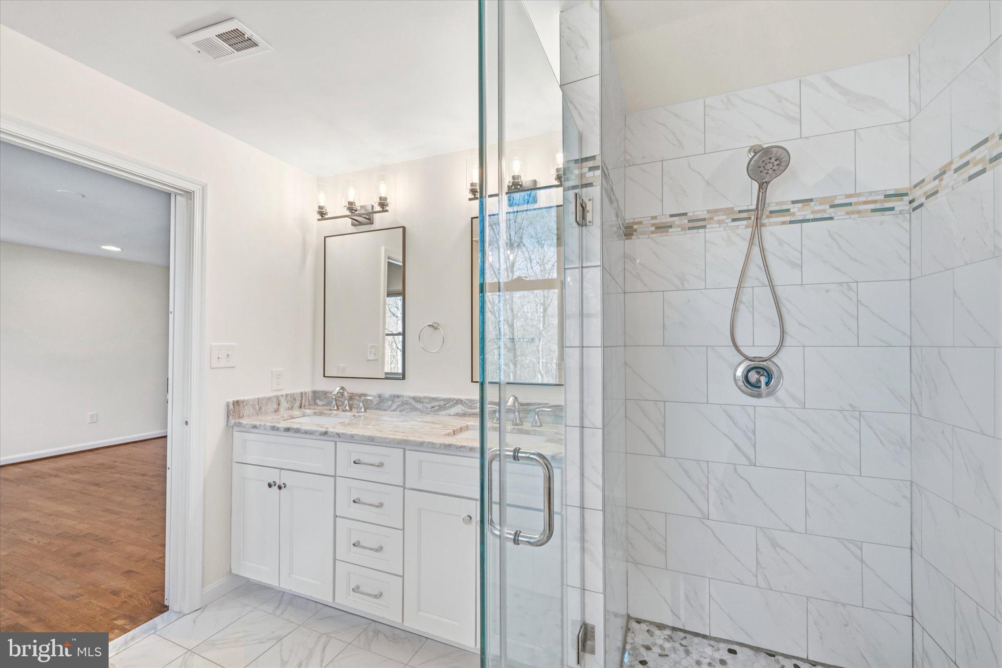 SHADOWALK - Residential