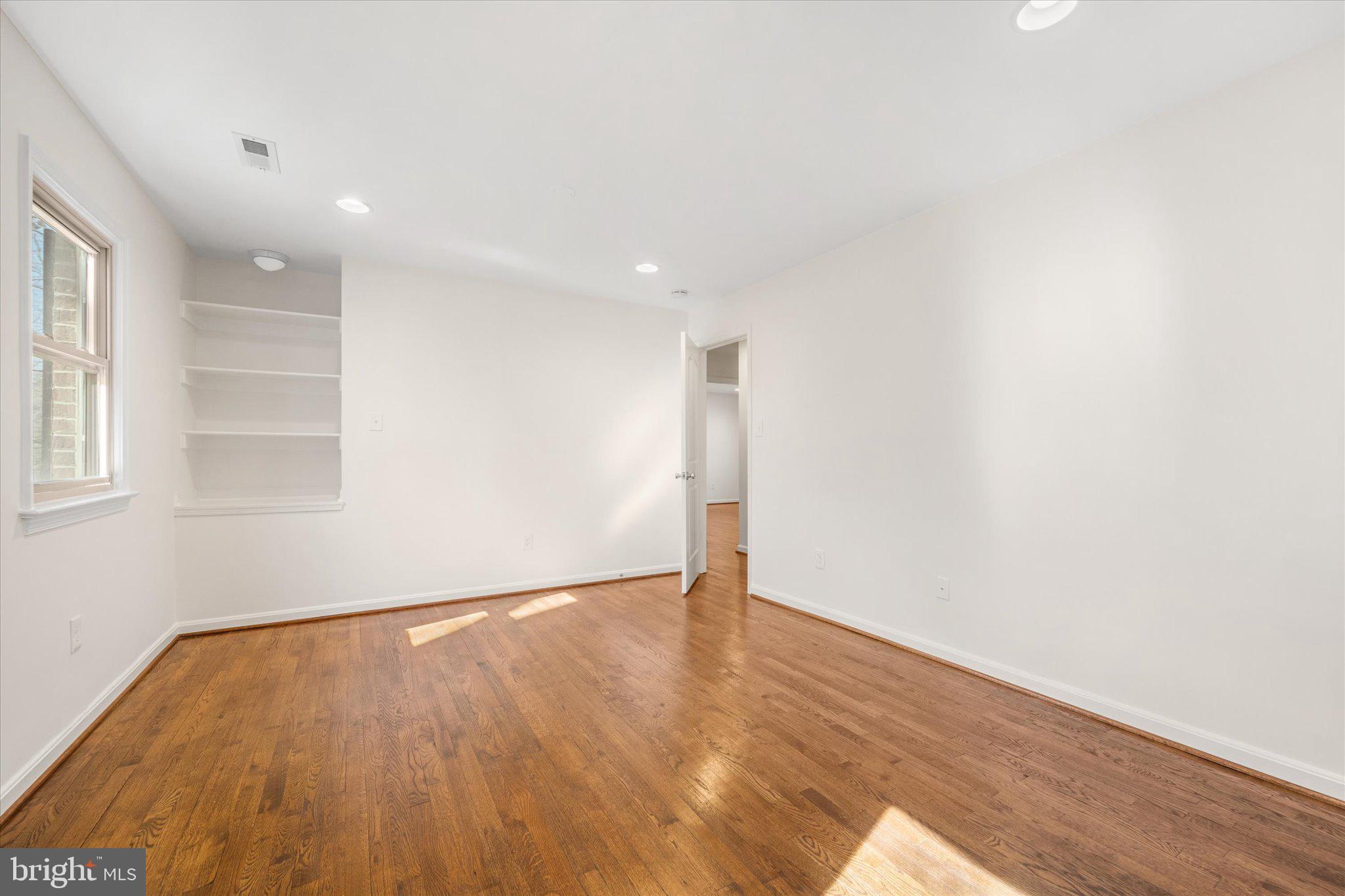 SHADOWALK - Residential