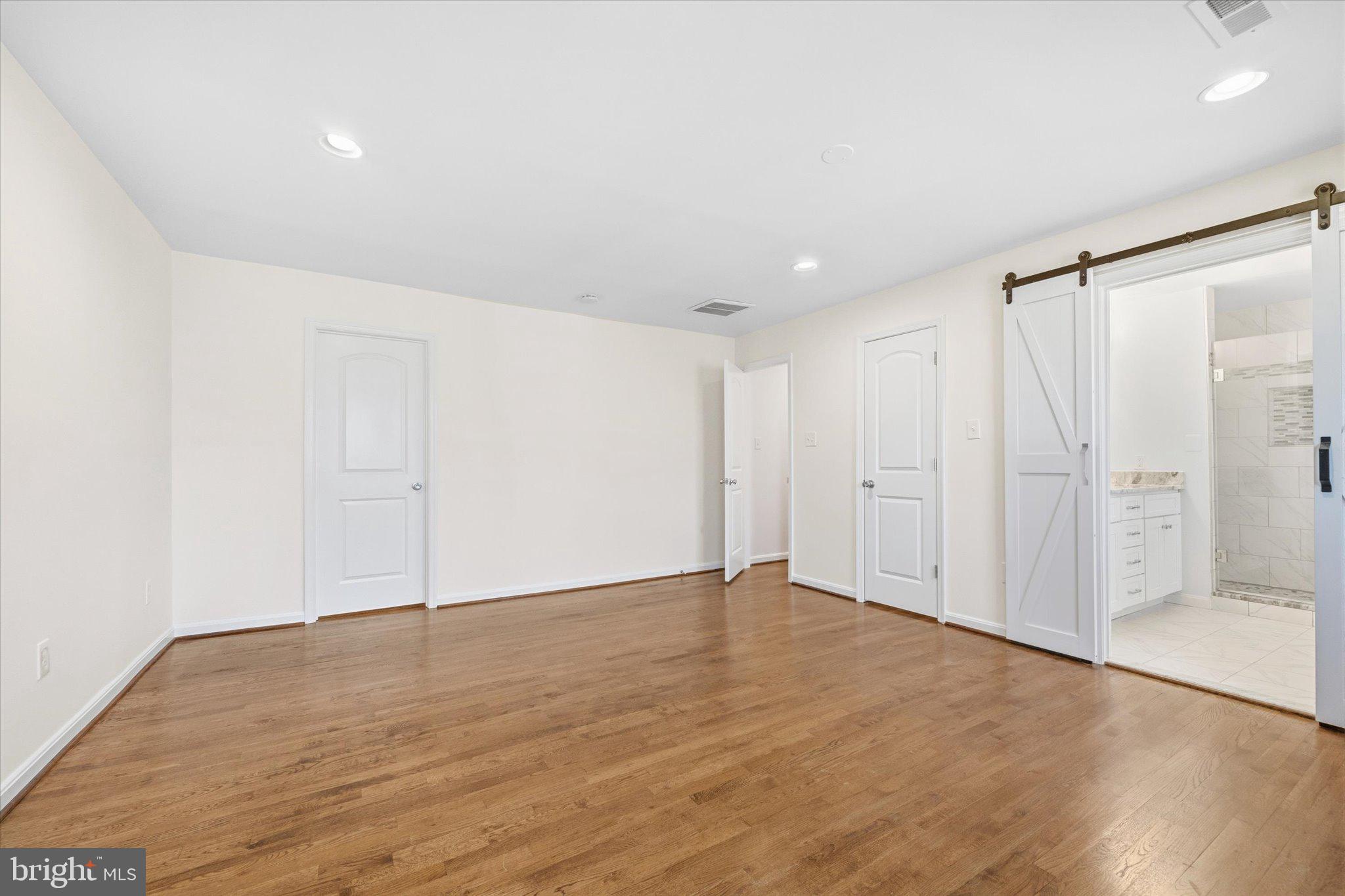 SHADOWALK - Residential