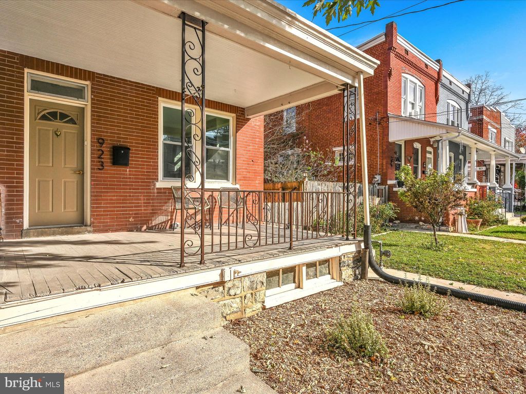 Photo of 923 Edgewood Avenue, LANCASTER, PA 17603 (MLS # PALA2078552)