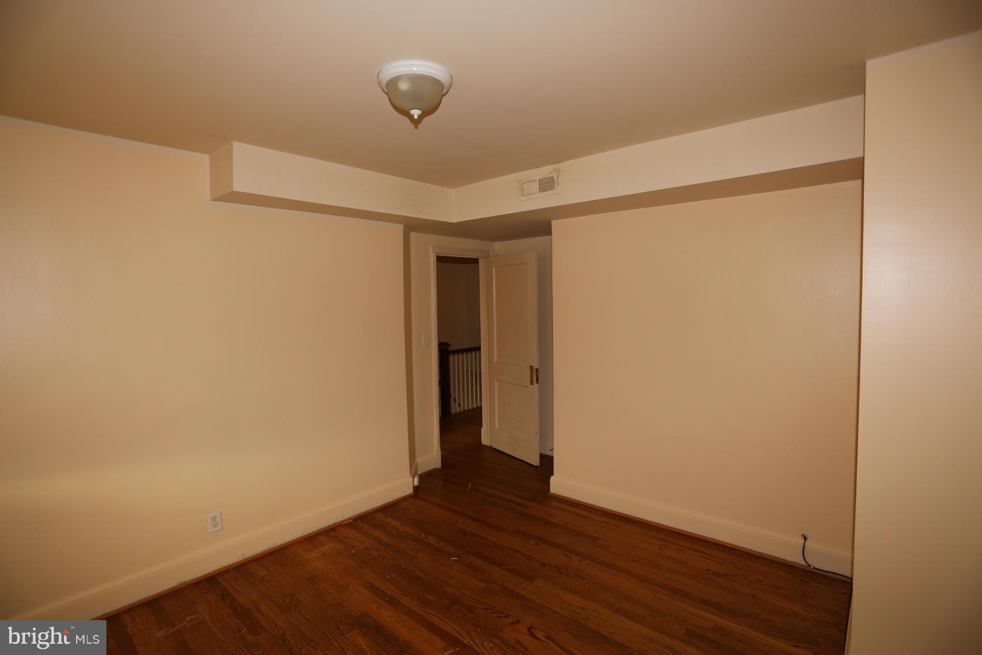 EDGEWOOD - Residential Lease