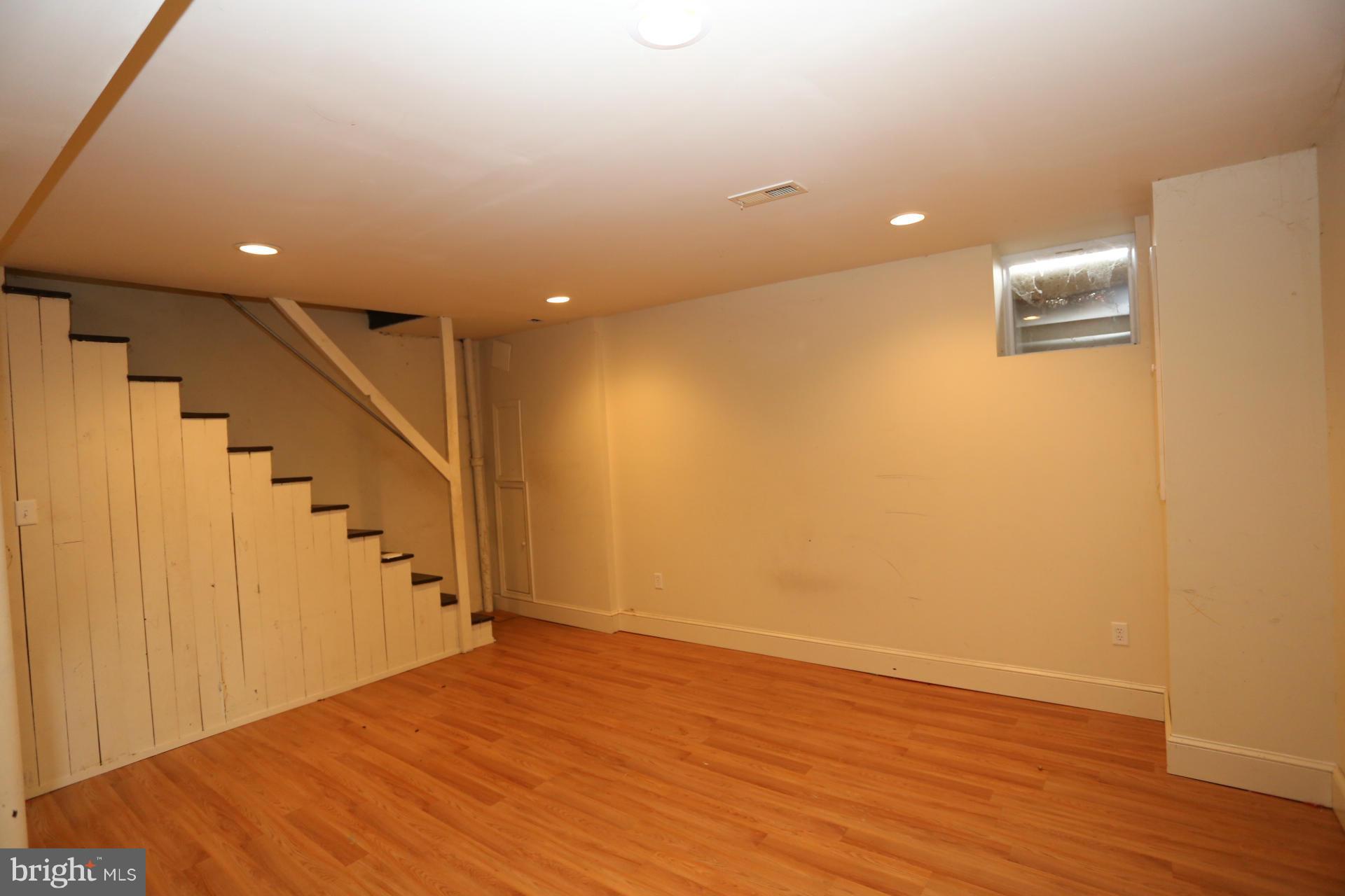 EDGEWOOD - Residential Lease