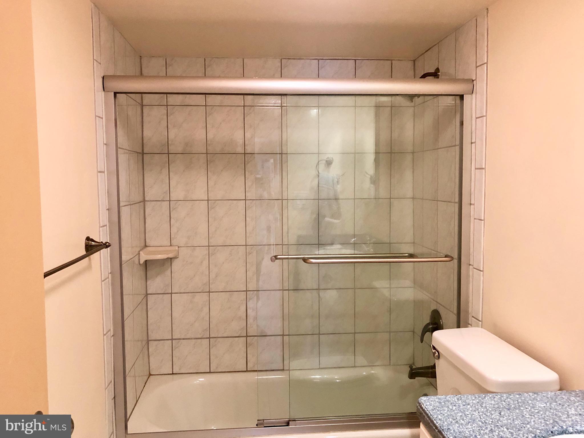 ENCORE OF MCLEAN - Residential Lease