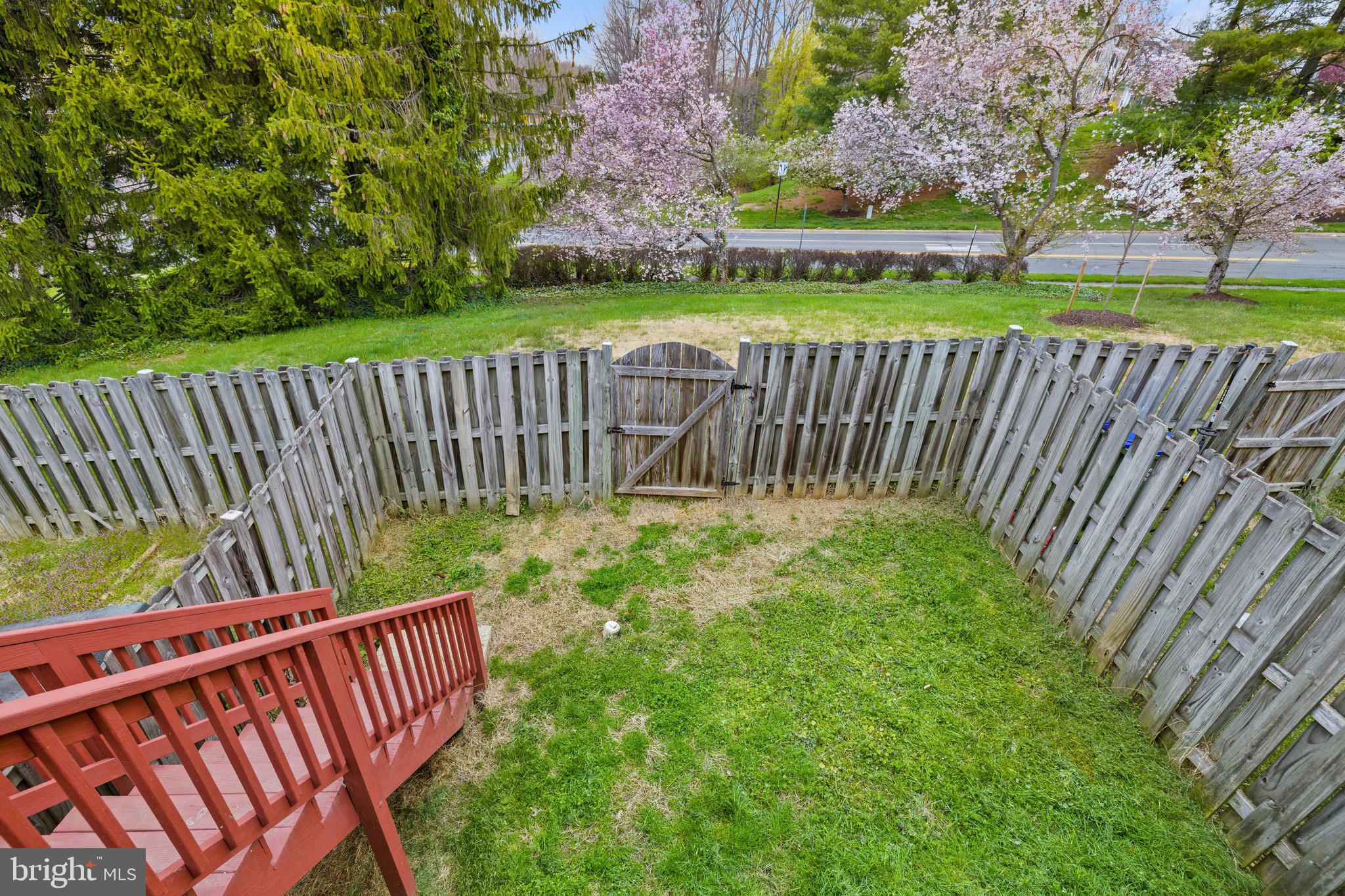 HAMPTON OAKS - Residential