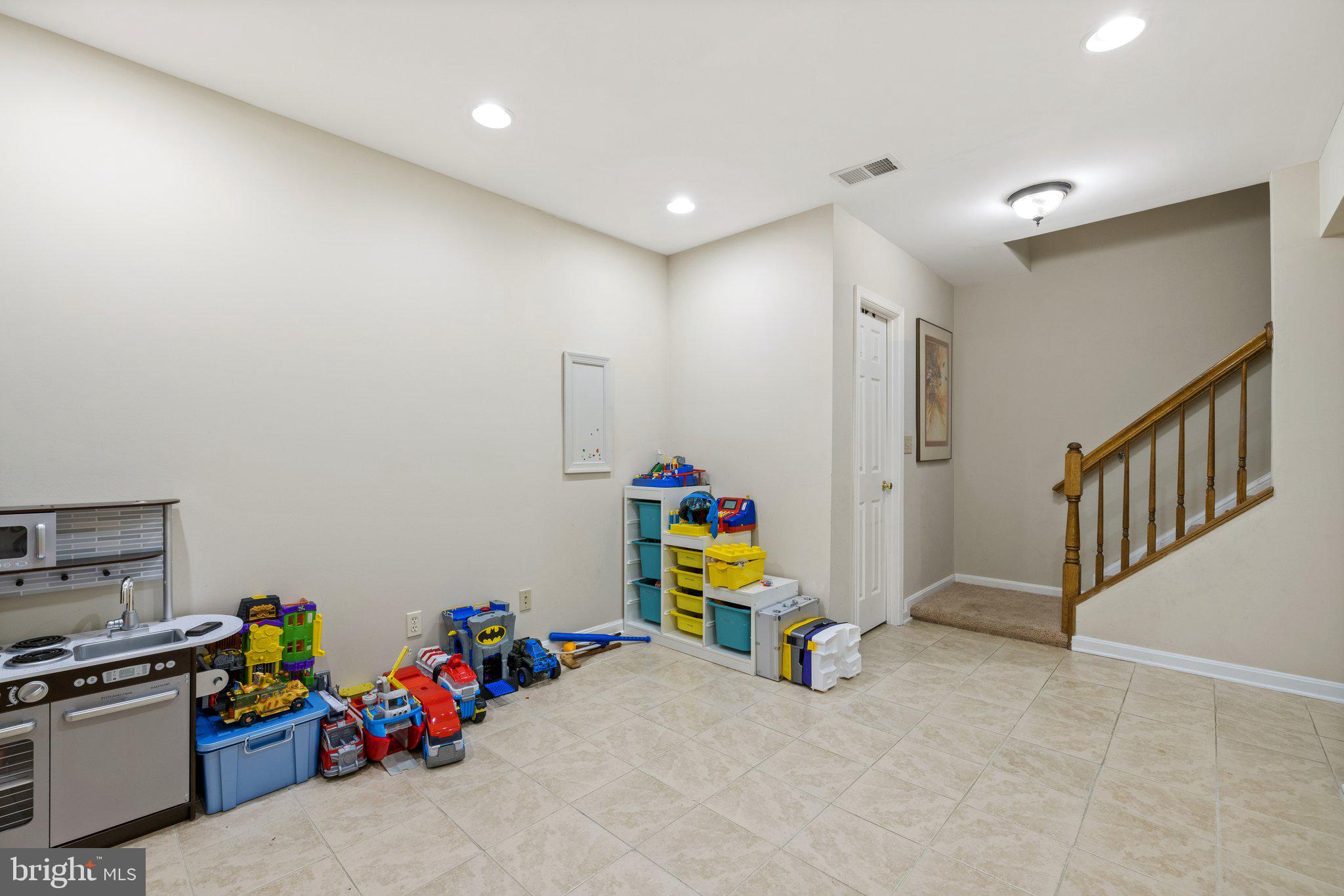 HAMPTON OAKS - Residential