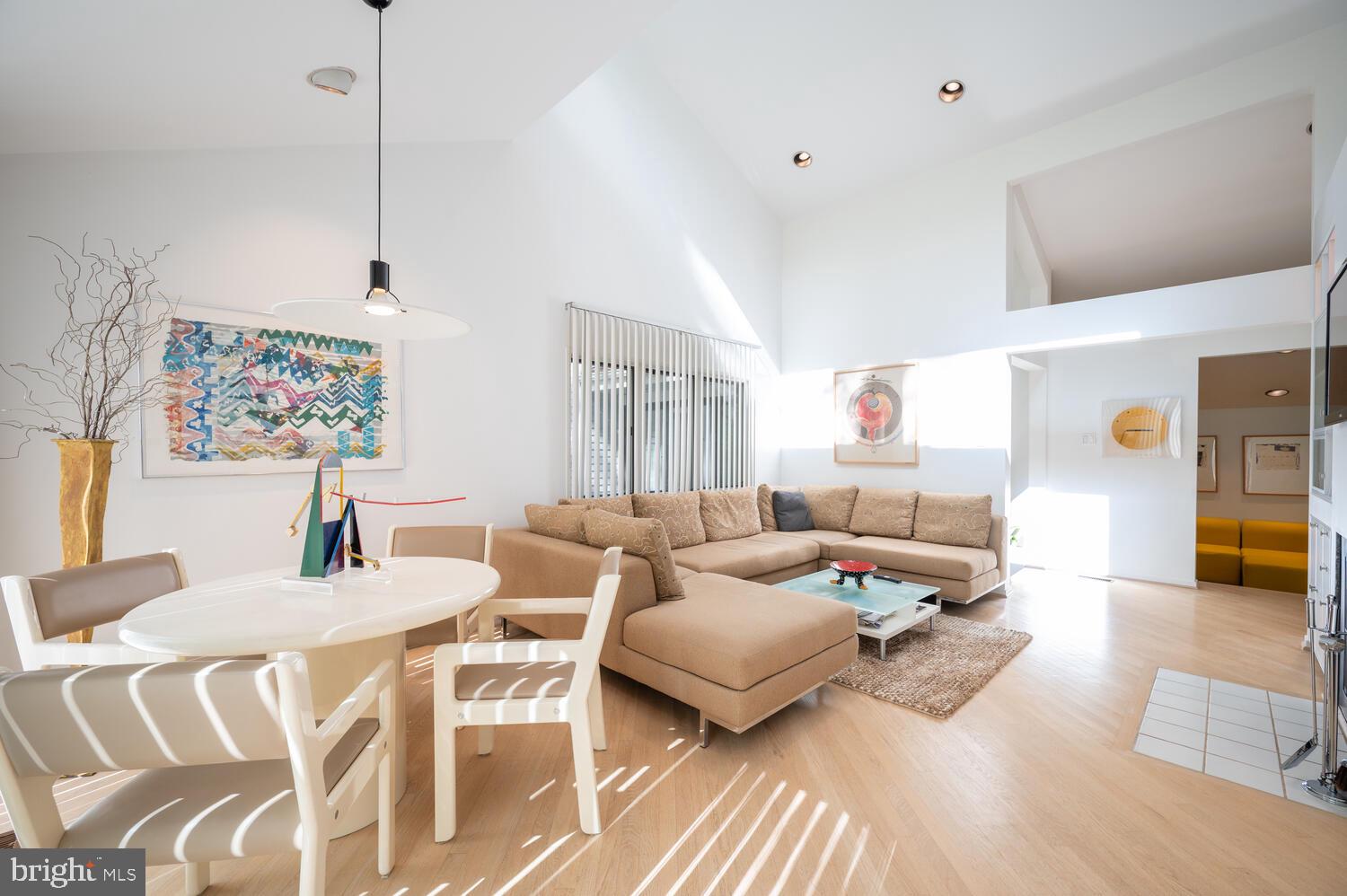 CONGRESSIONAL COUNTRY CLUB ESTATES - Residential