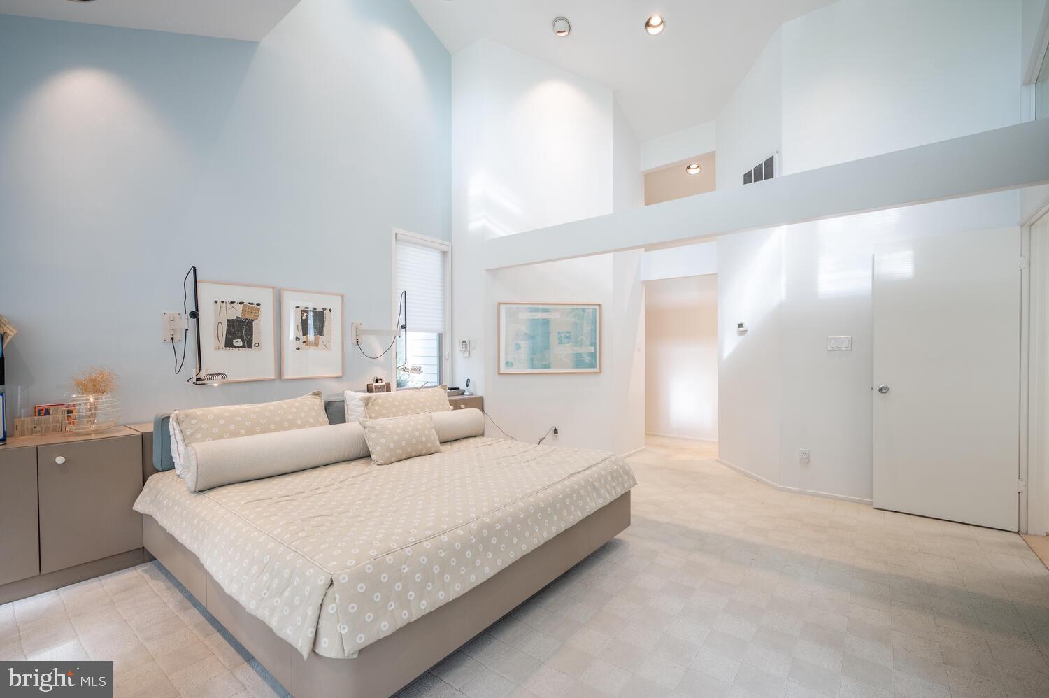 CONGRESSIONAL COUNTRY CLUB ESTATES - Residential