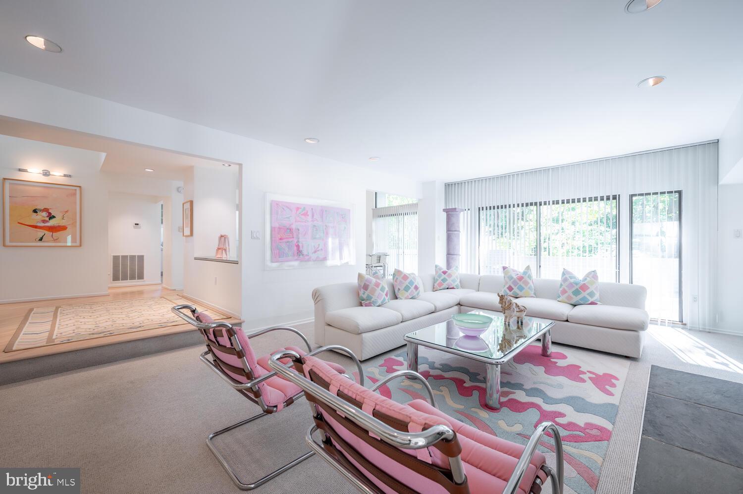 CONGRESSIONAL COUNTRY CLUB ESTATES - Residential