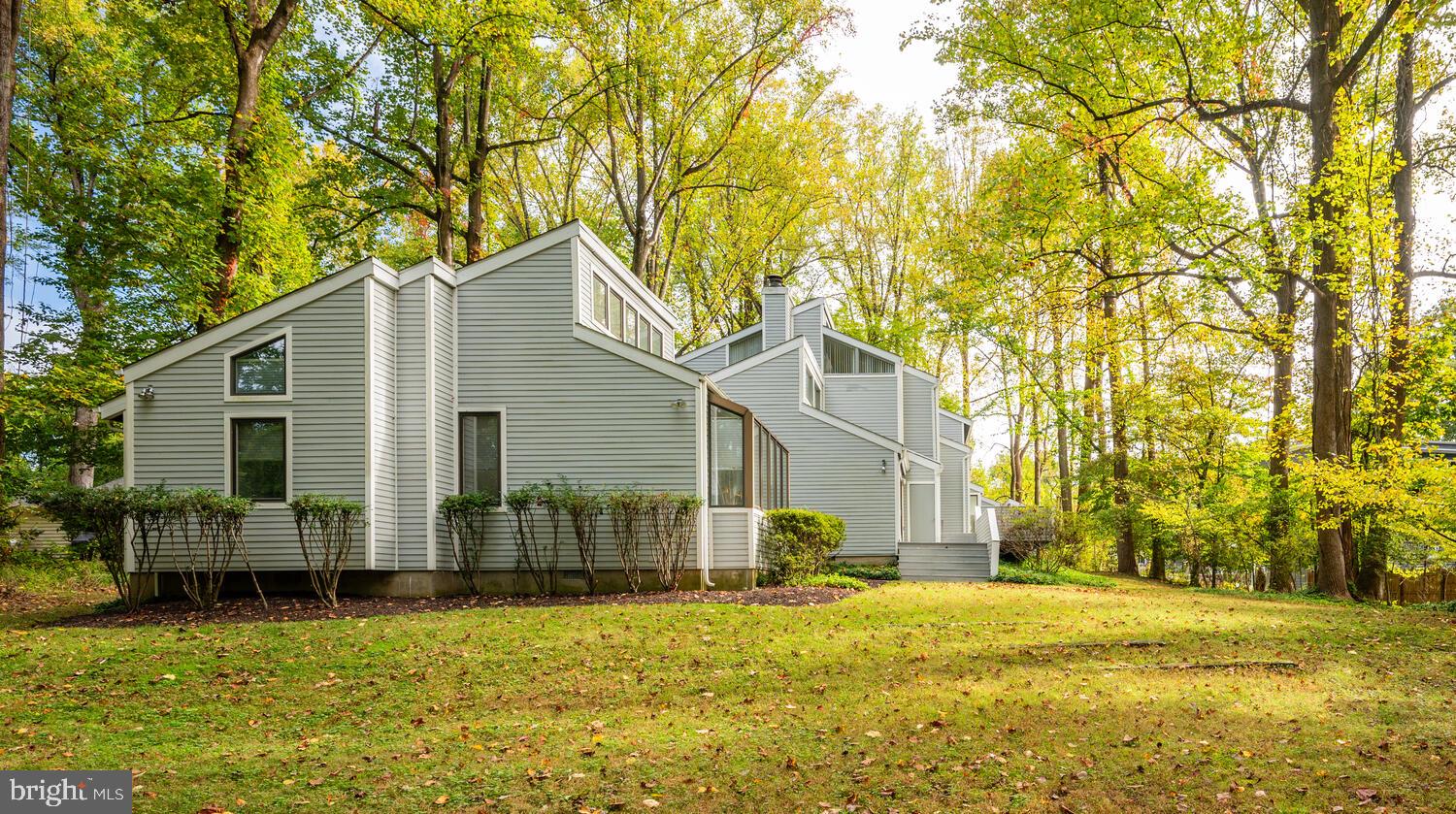 CONGRESSIONAL COUNTRY CLUB ESTATES - Residential