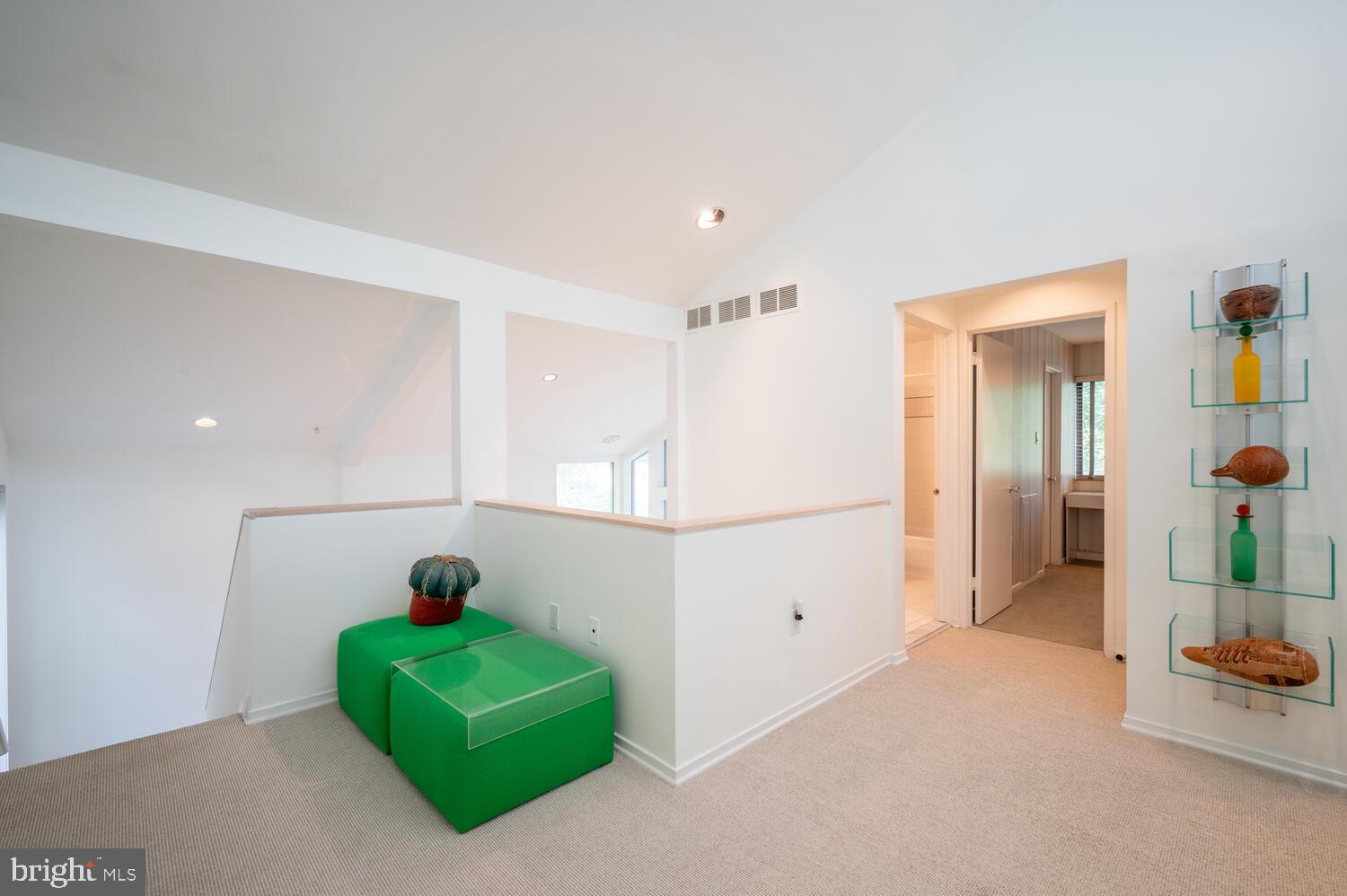 CONGRESSIONAL COUNTRY CLUB ESTATES - Residential