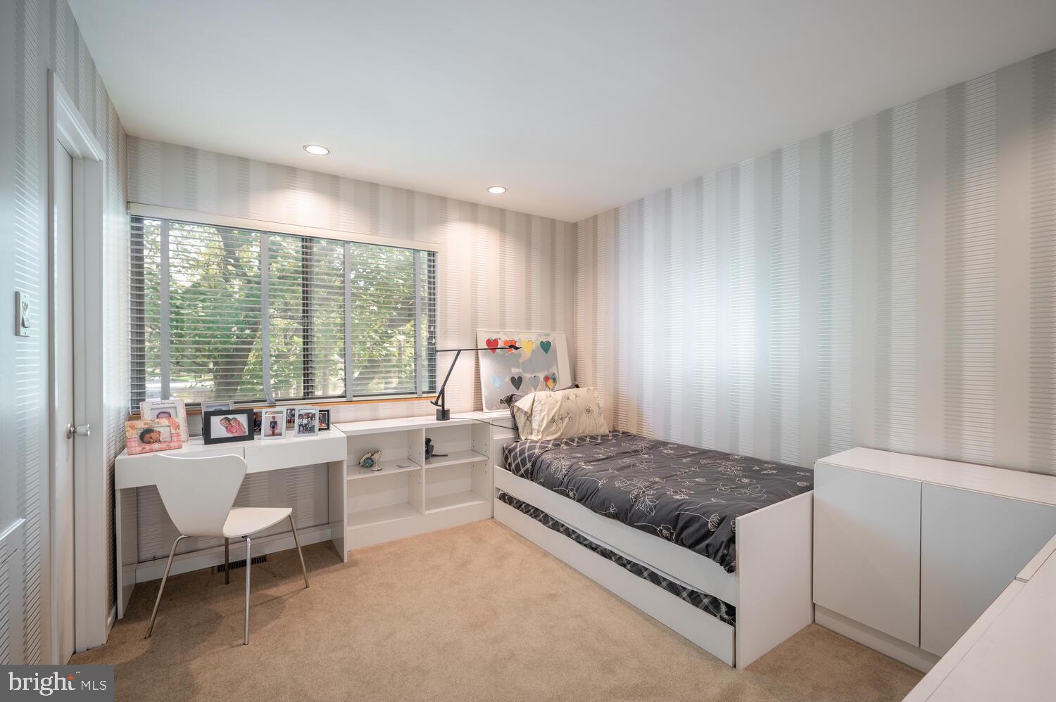 CONGRESSIONAL COUNTRY CLUB ESTATES - Residential