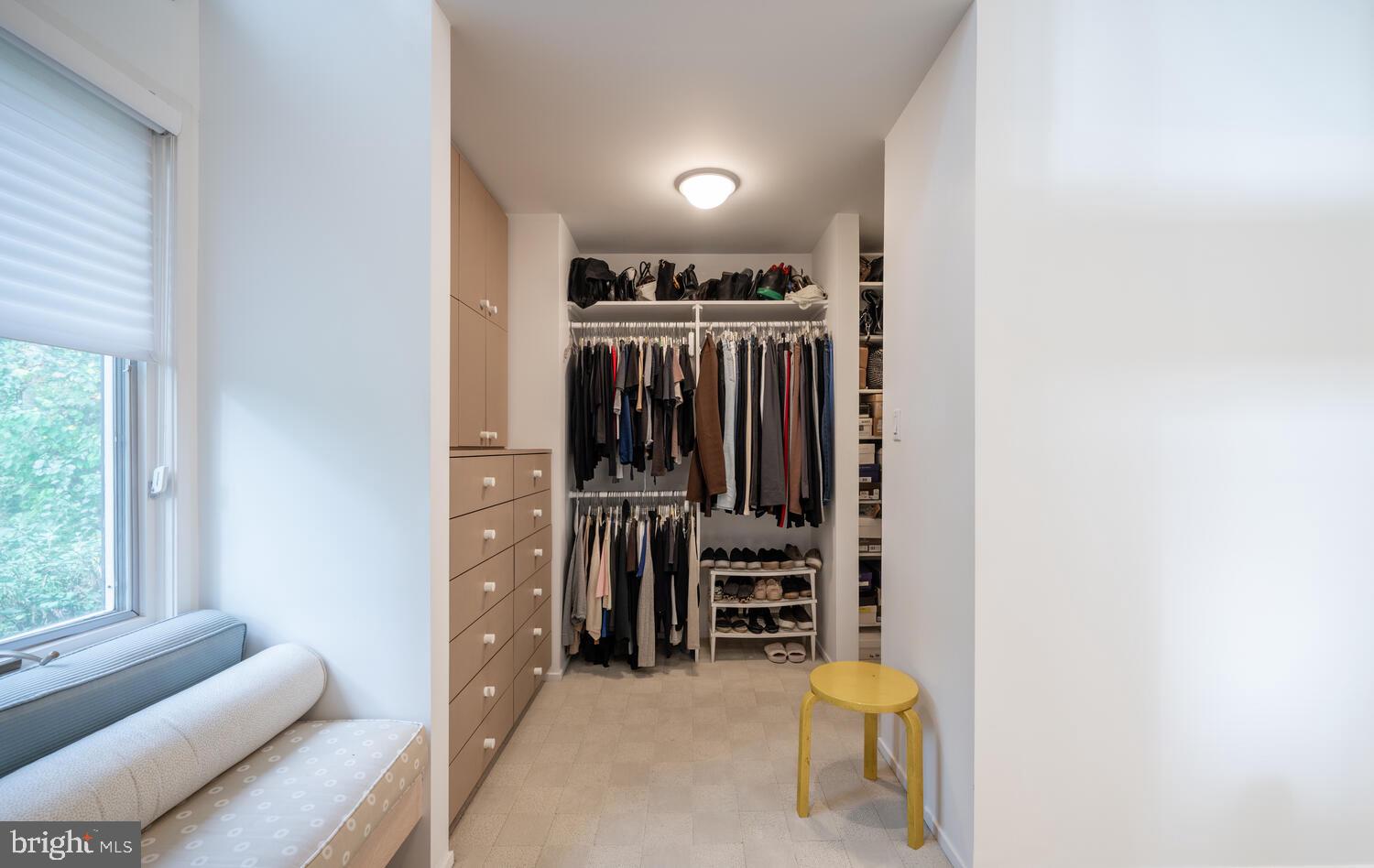 CONGRESSIONAL COUNTRY CLUB ESTATES - Residential