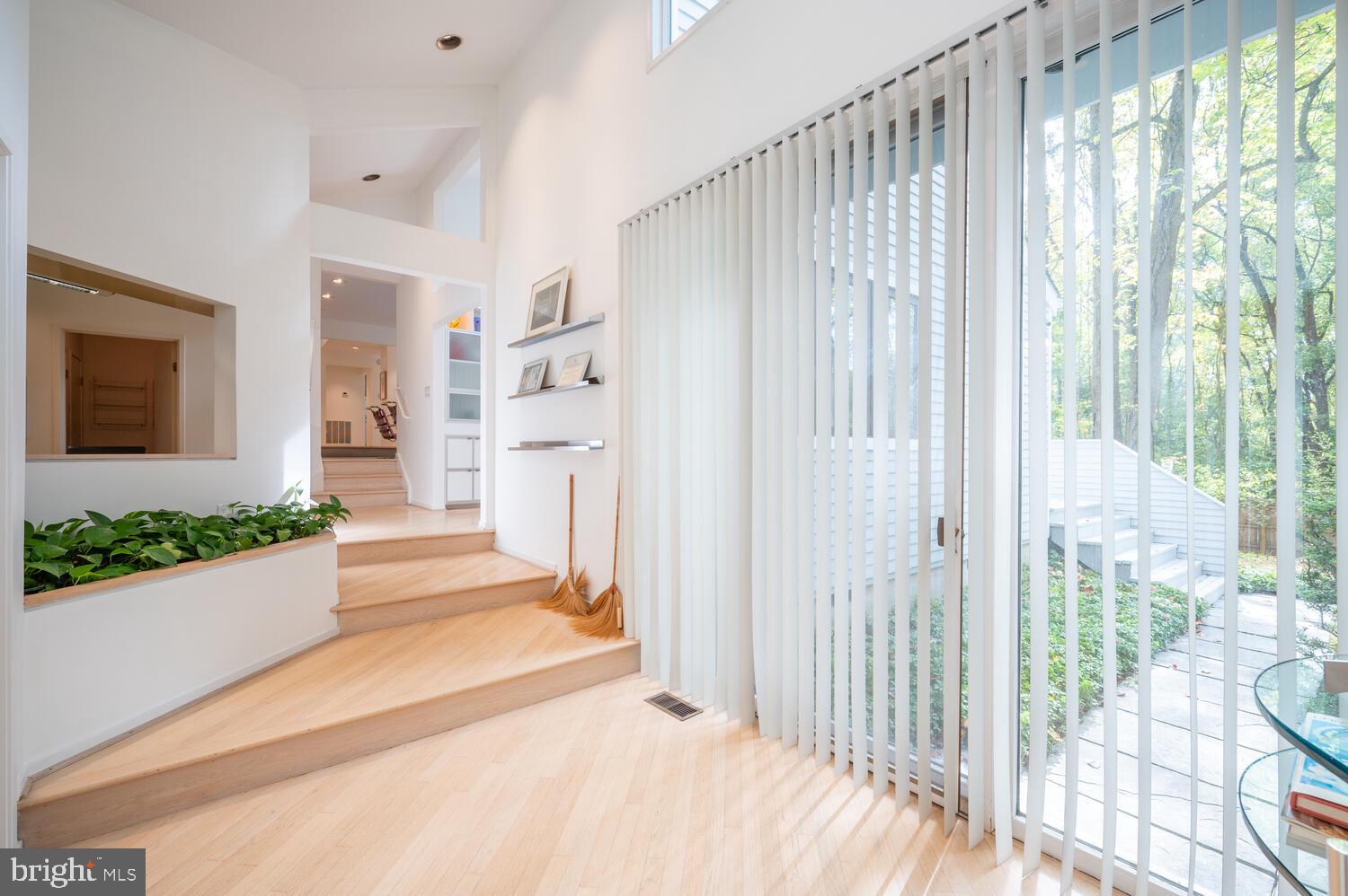 CONGRESSIONAL COUNTRY CLUB ESTATES - Residential