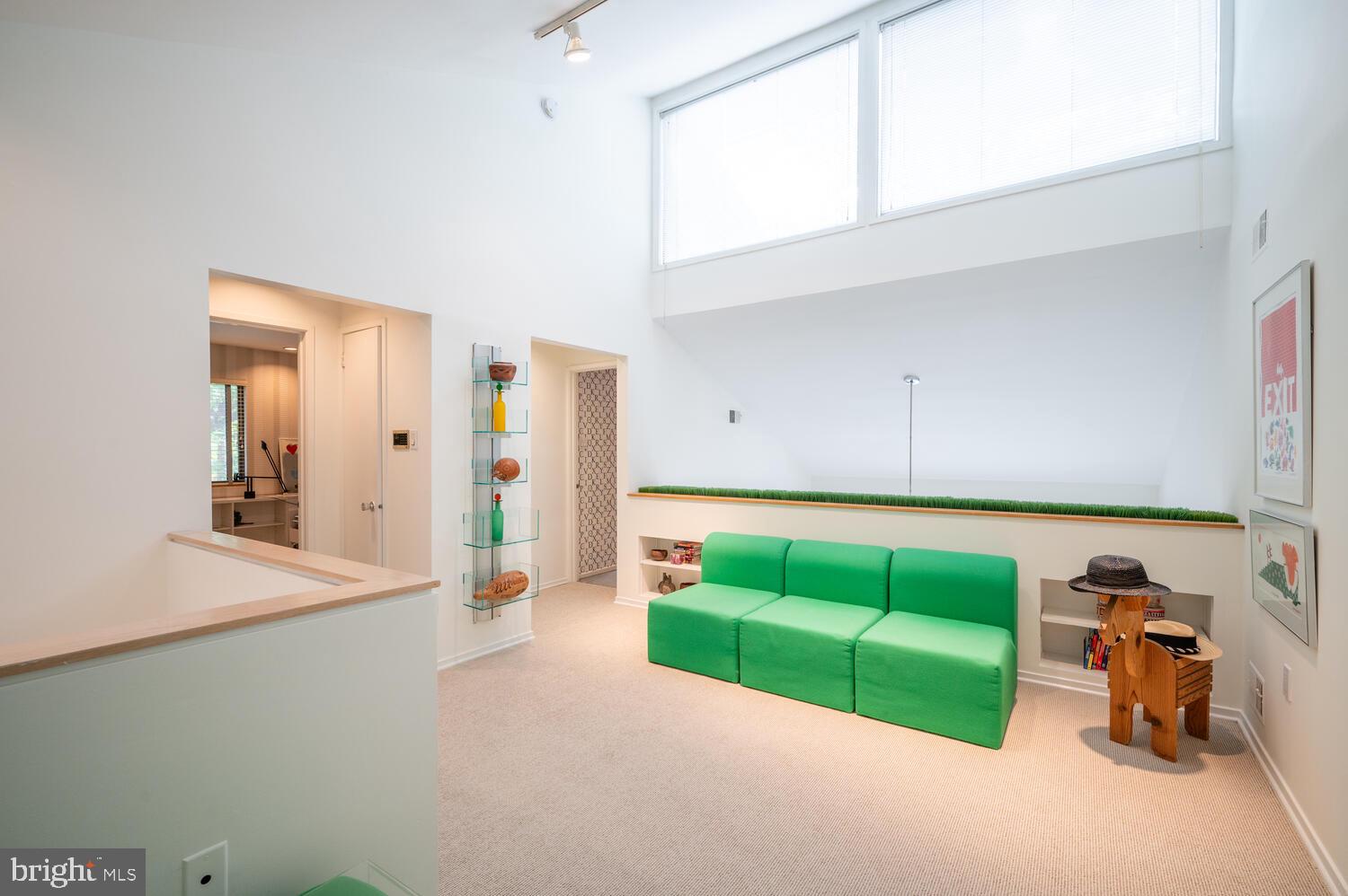 CONGRESSIONAL COUNTRY CLUB ESTATES - Residential