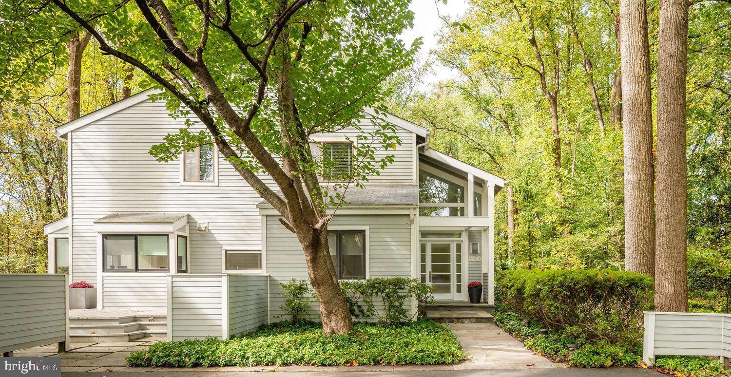 CONGRESSIONAL COUNTRY CLUB ESTATES - Residential