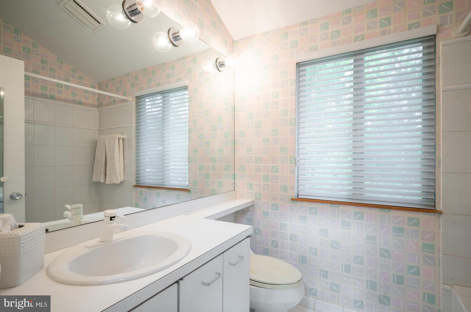 CONGRESSIONAL COUNTRY CLUB ESTATES - Residential