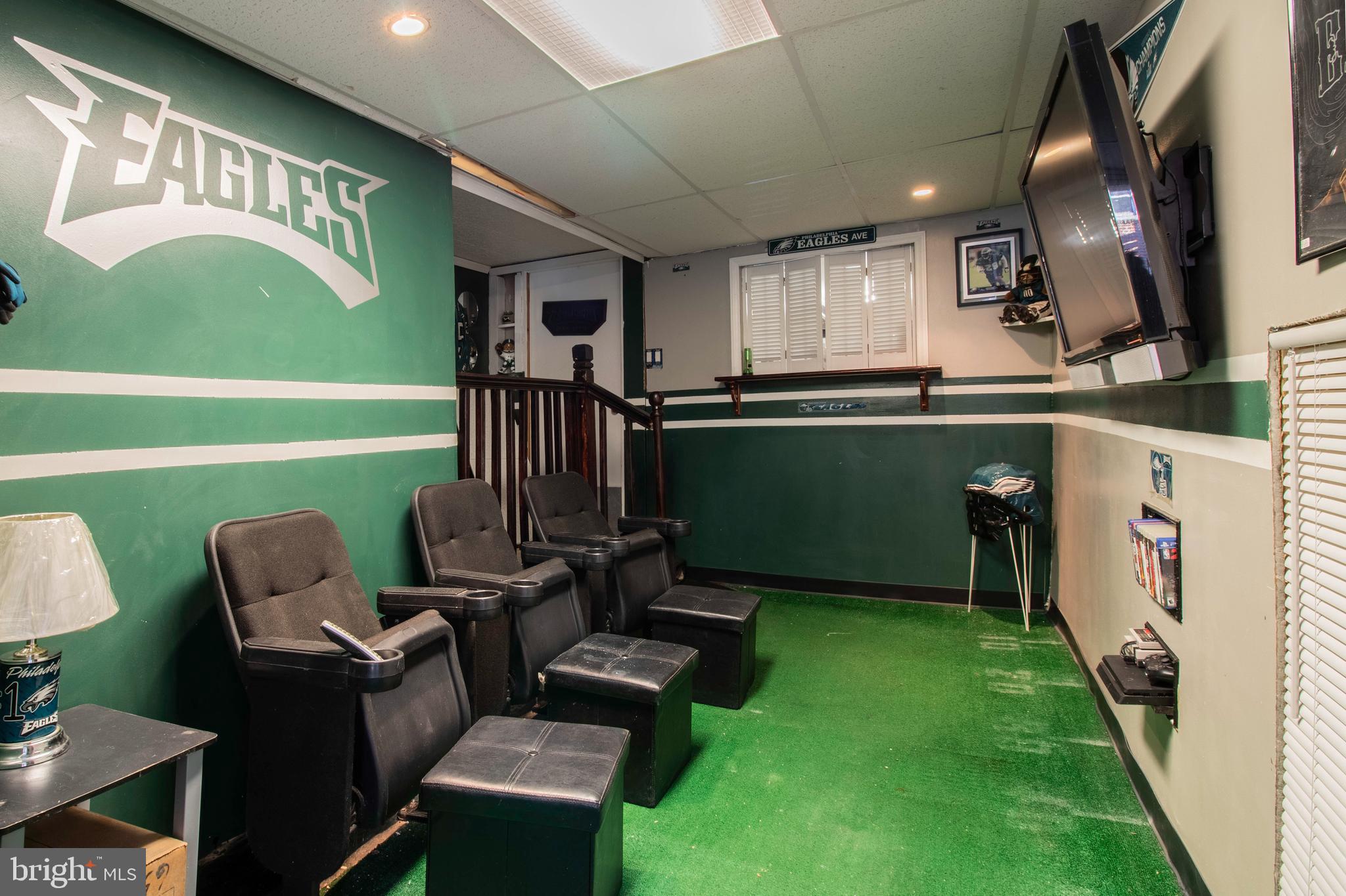 WEST OAK LANE - Residential