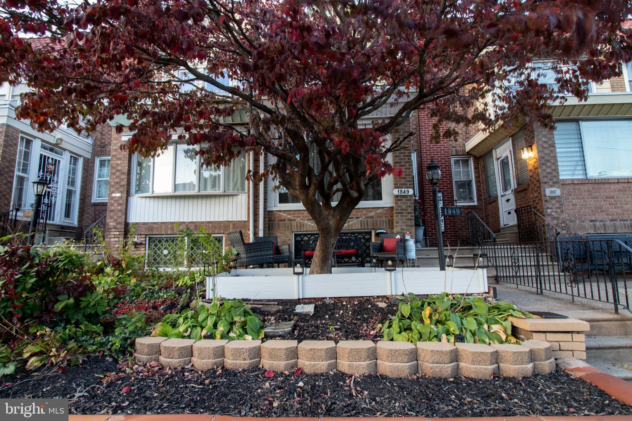 WEST OAK LANE - Residential