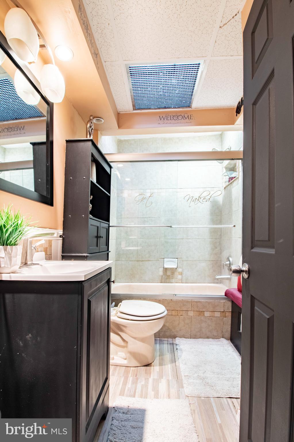 WEST OAK LANE - Residential