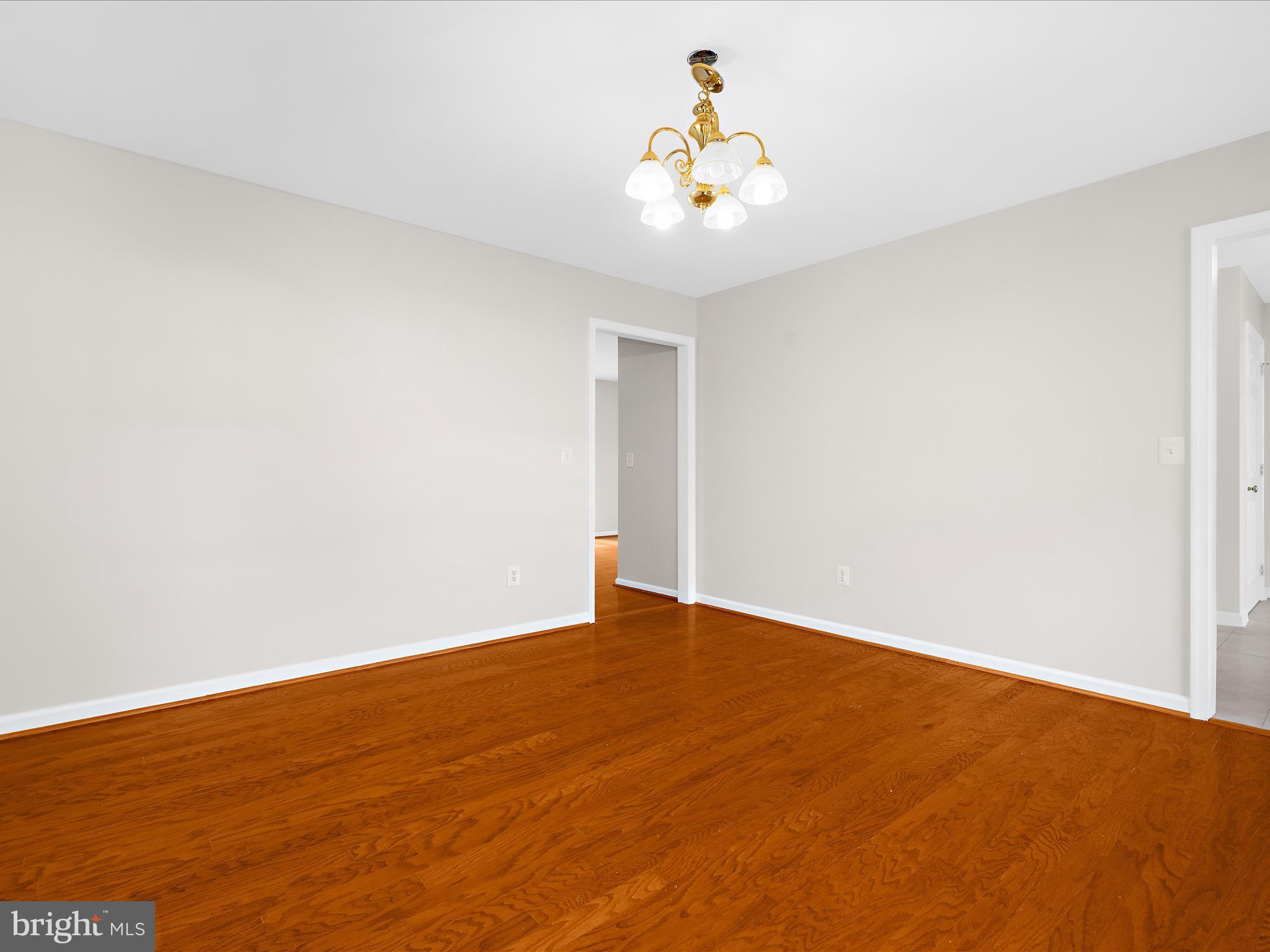 225 AUTUMN LANE
