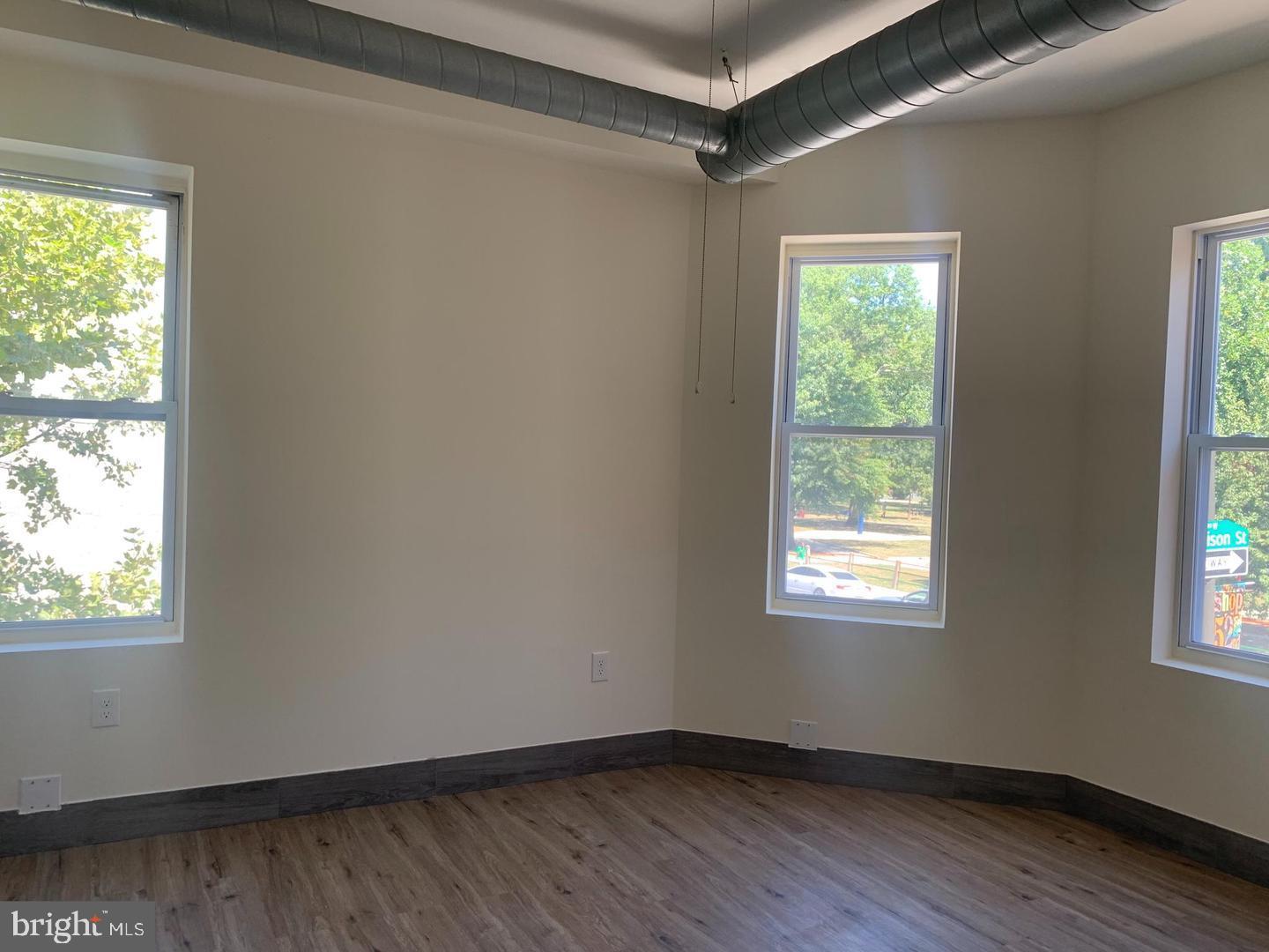 434 S 52ND STREET 3R