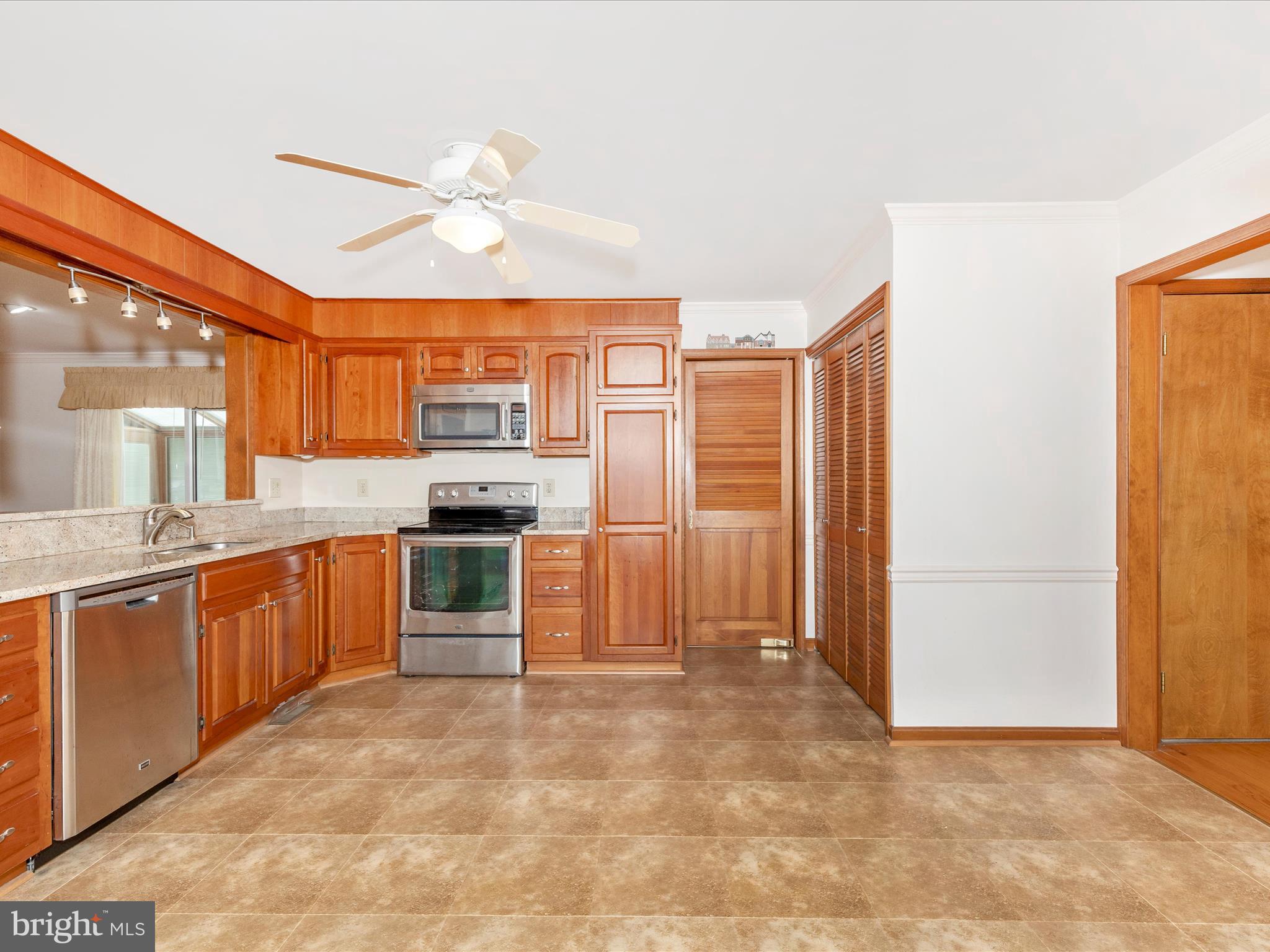 ROCK CREEK ESTATES - Residential