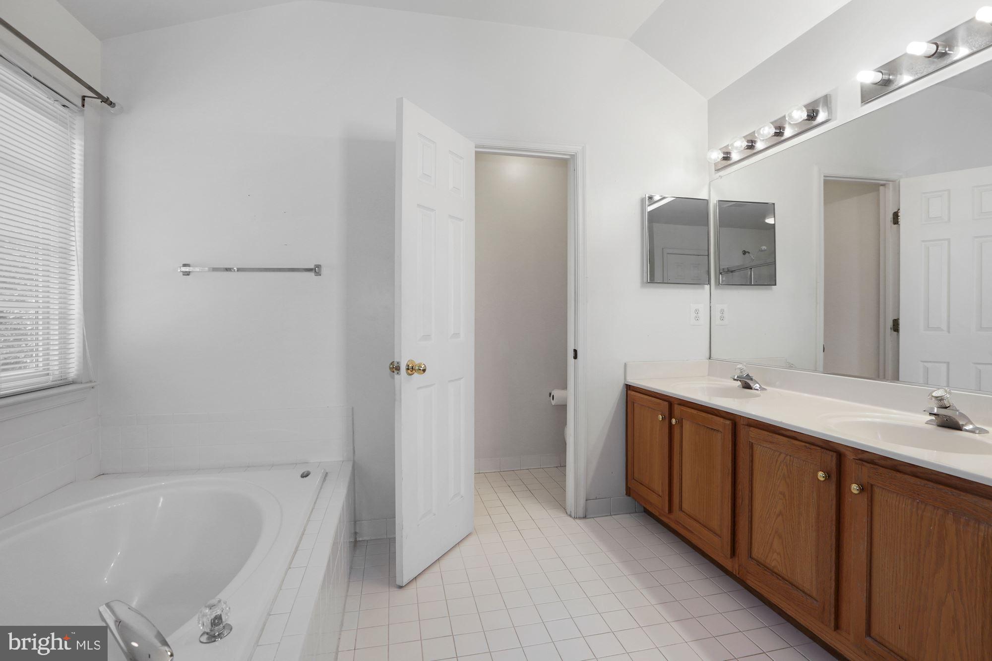 KINGSBROOKE - Residential Lease