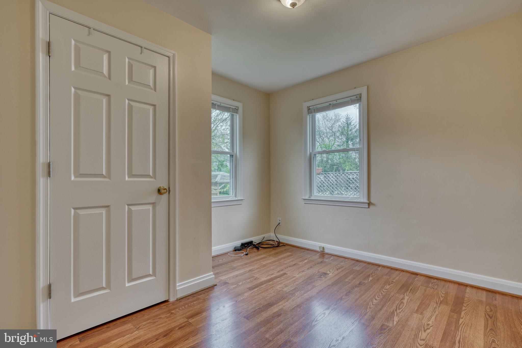 NORTHAMPTON - Residential