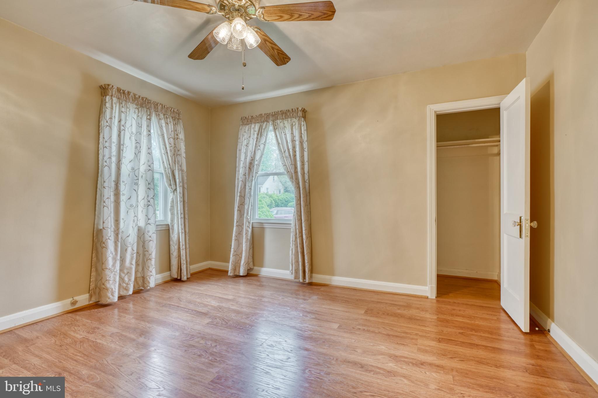 NORTHAMPTON - Residential